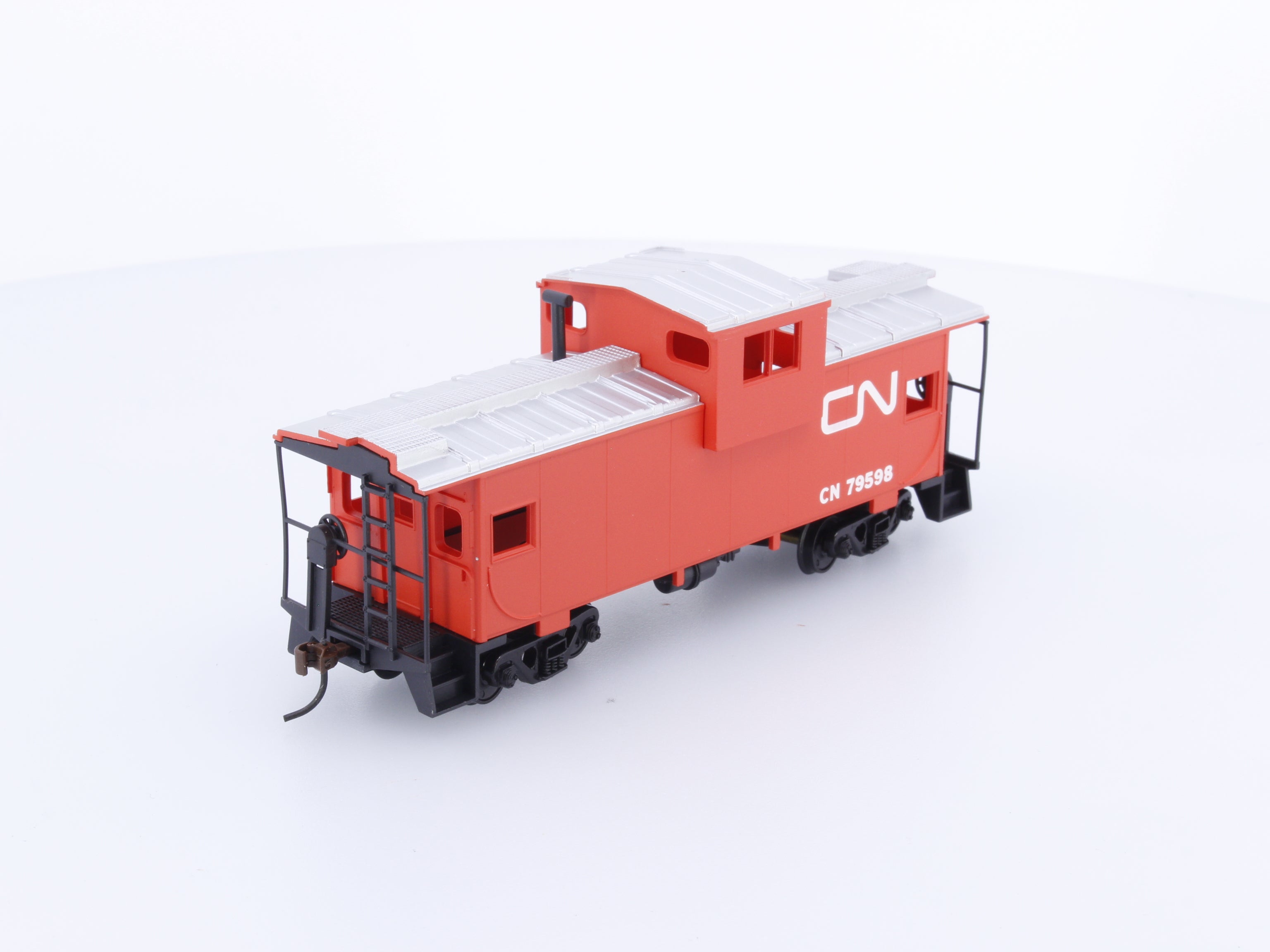 Walthers 931-504 HO Wide Vision Caboose Canadian National (CN) 79598
