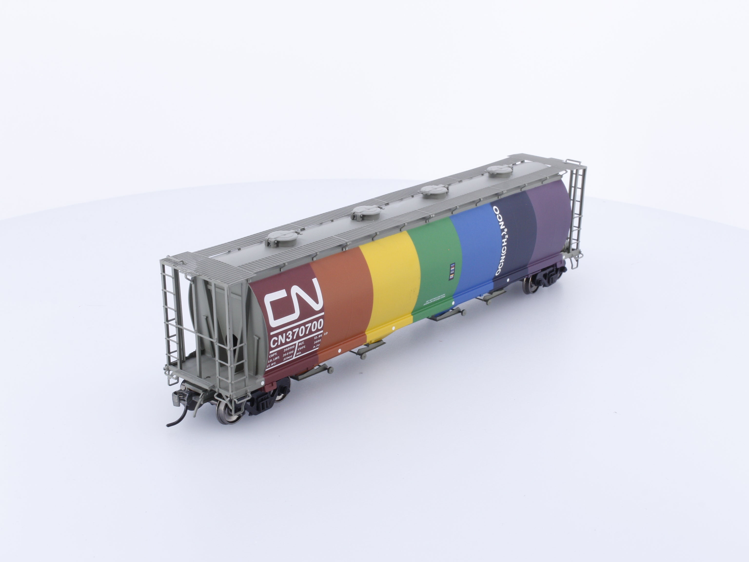 InterMountain 45225-01 HO Cylindrical Covered Hopper Canadian National (CN) 370700