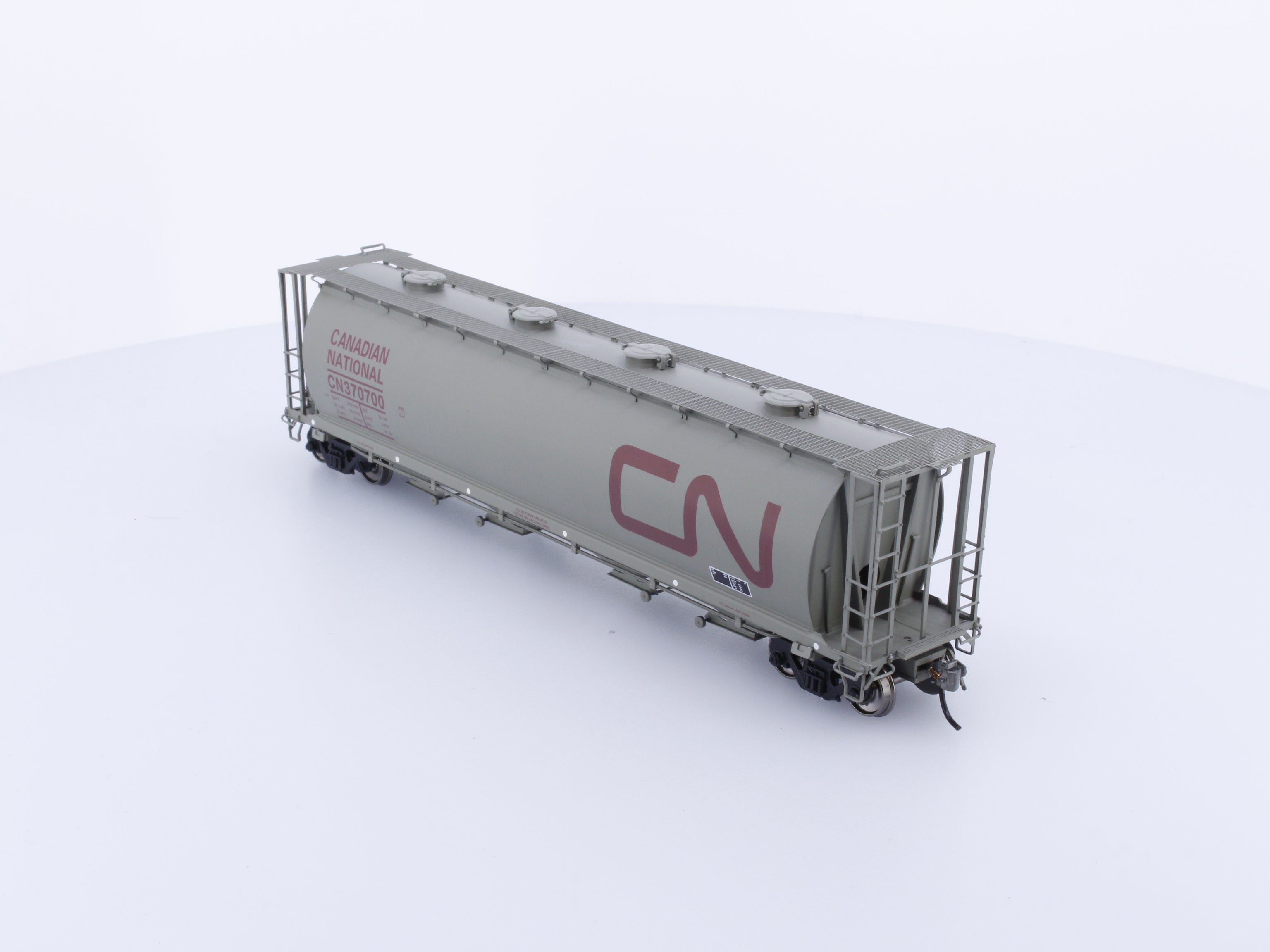 InterMountain 45225-01 HO Cylindrical Covered Hopper Canadian National (CN) 370700