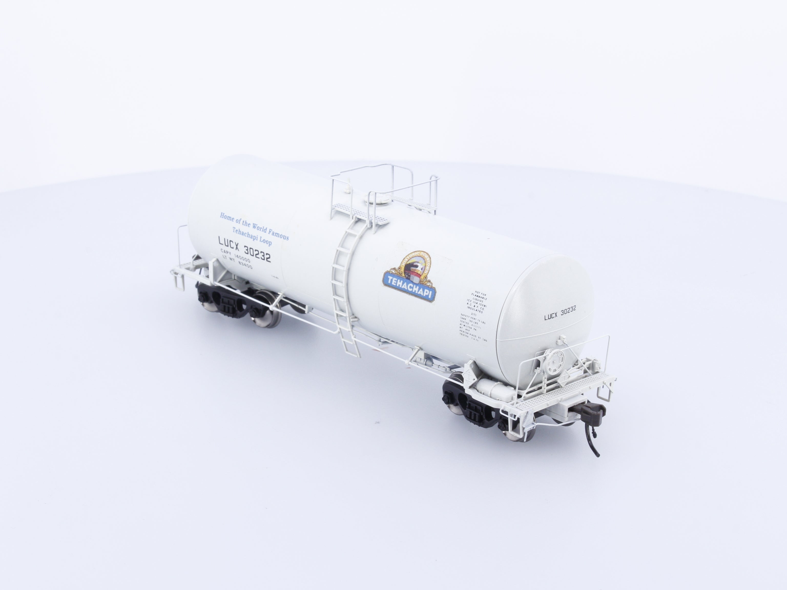 Atlas 6320-2 HO Custom Painted 17,600 Gal Tank Car Tehachapi (LUCX) 30232