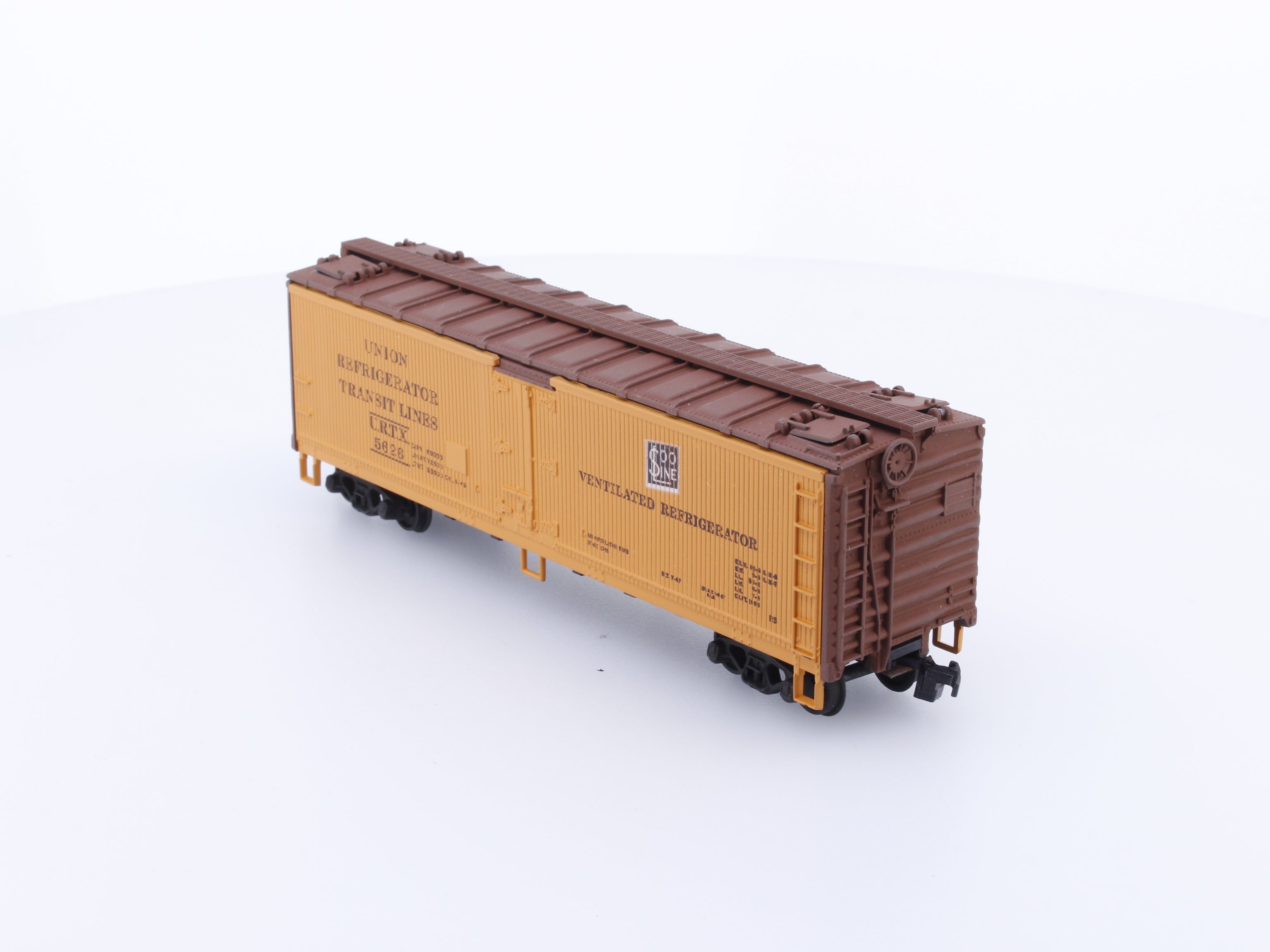 Athearn 5213 HO 40' Wood Reefer Union Refrigerator Transit Lines (URTX) Soo Line (SOO) 5626