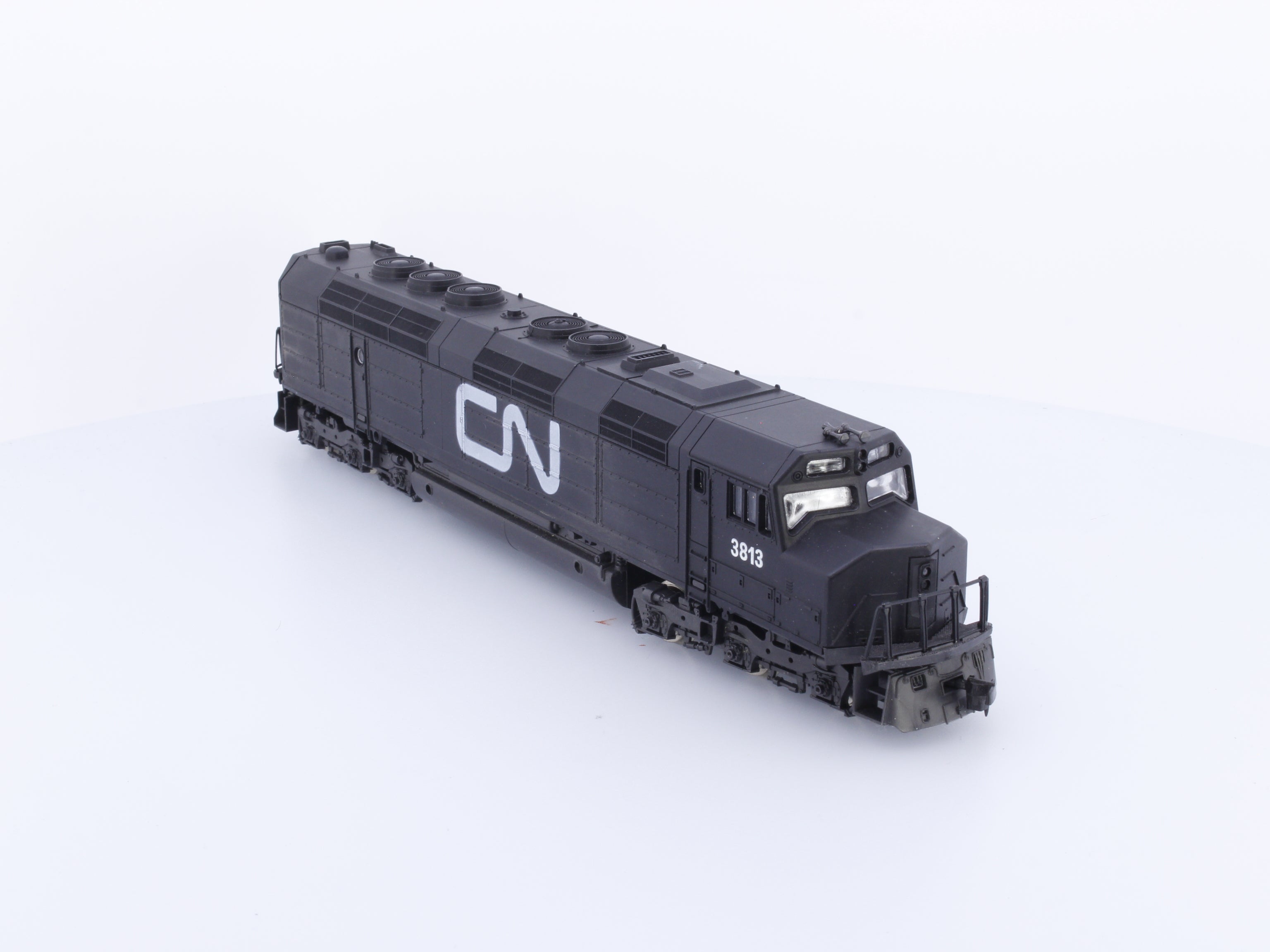 Model Power 6664 HO FP-45 Diesel Locomotive Does Not Run Canadian National (CN) 3813 Analog DC