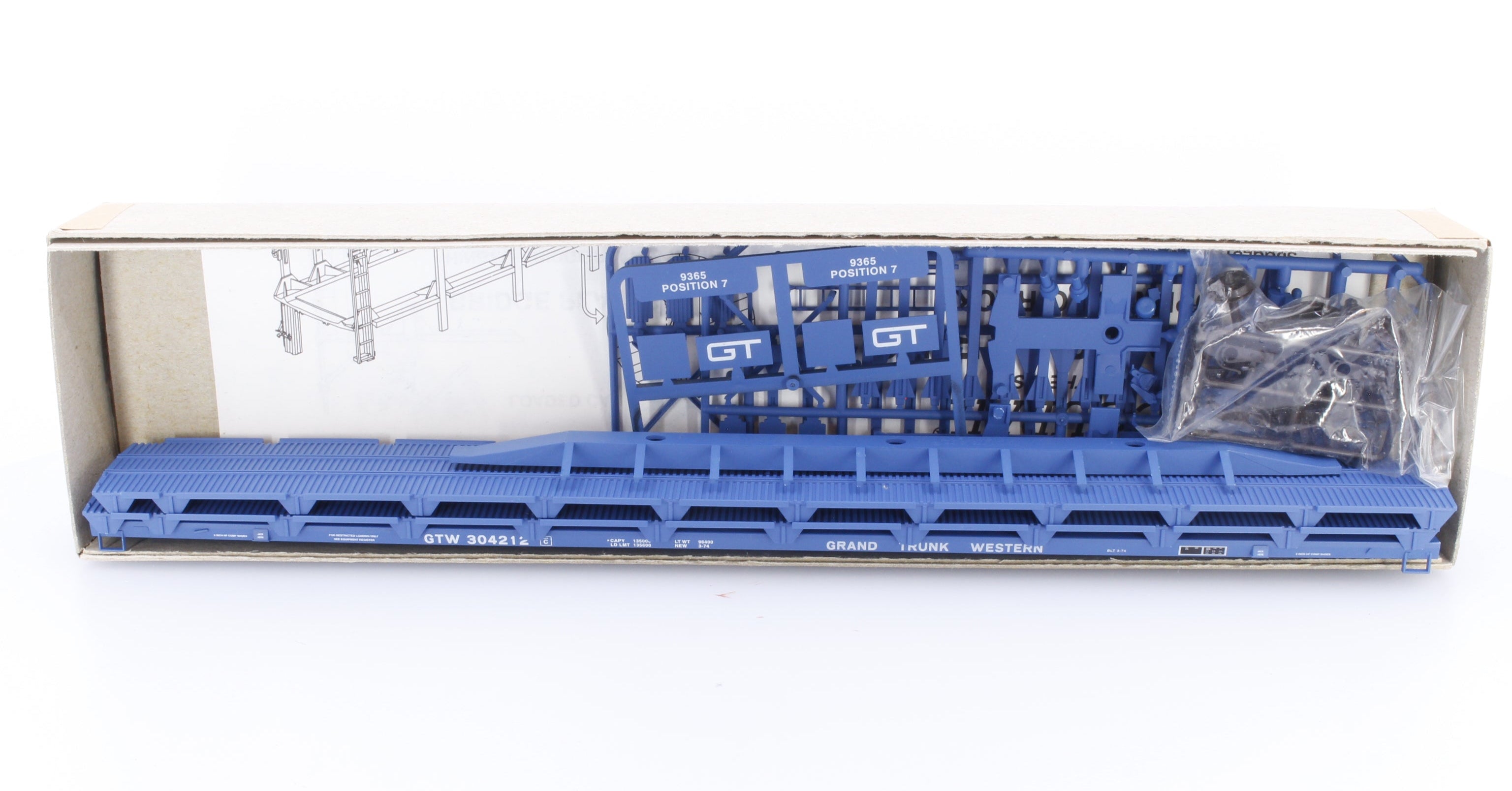 Accurail 9365 HO Tri-Level Auto Rack Car Grand Trunk Western (GTW) 304212