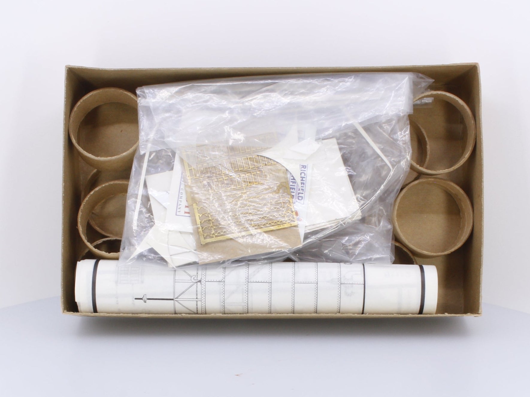 Scale Structures Ltd. K-112B HO Oil Tanks Kit