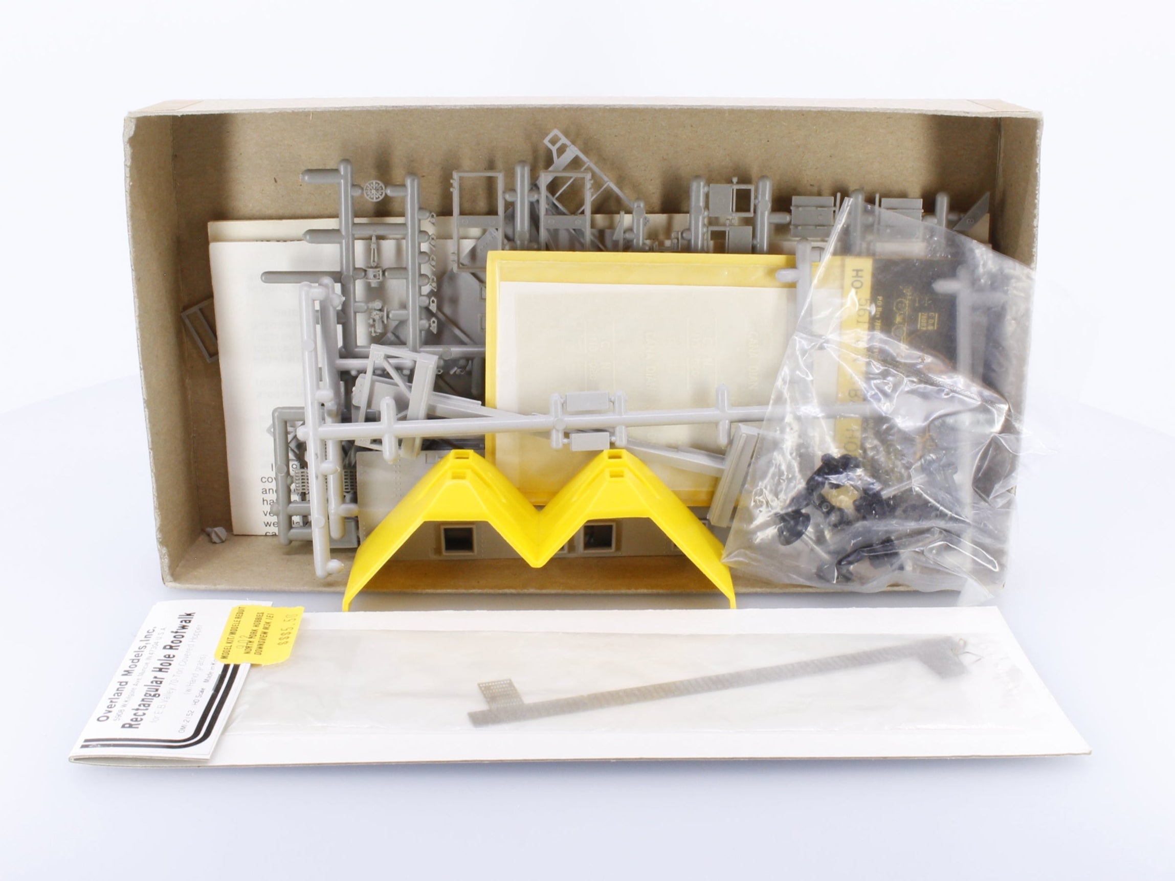 Eastern Car Works 2021 HO 70 Ton Enterprise Covered Hopper Kit Canadian National (CN)