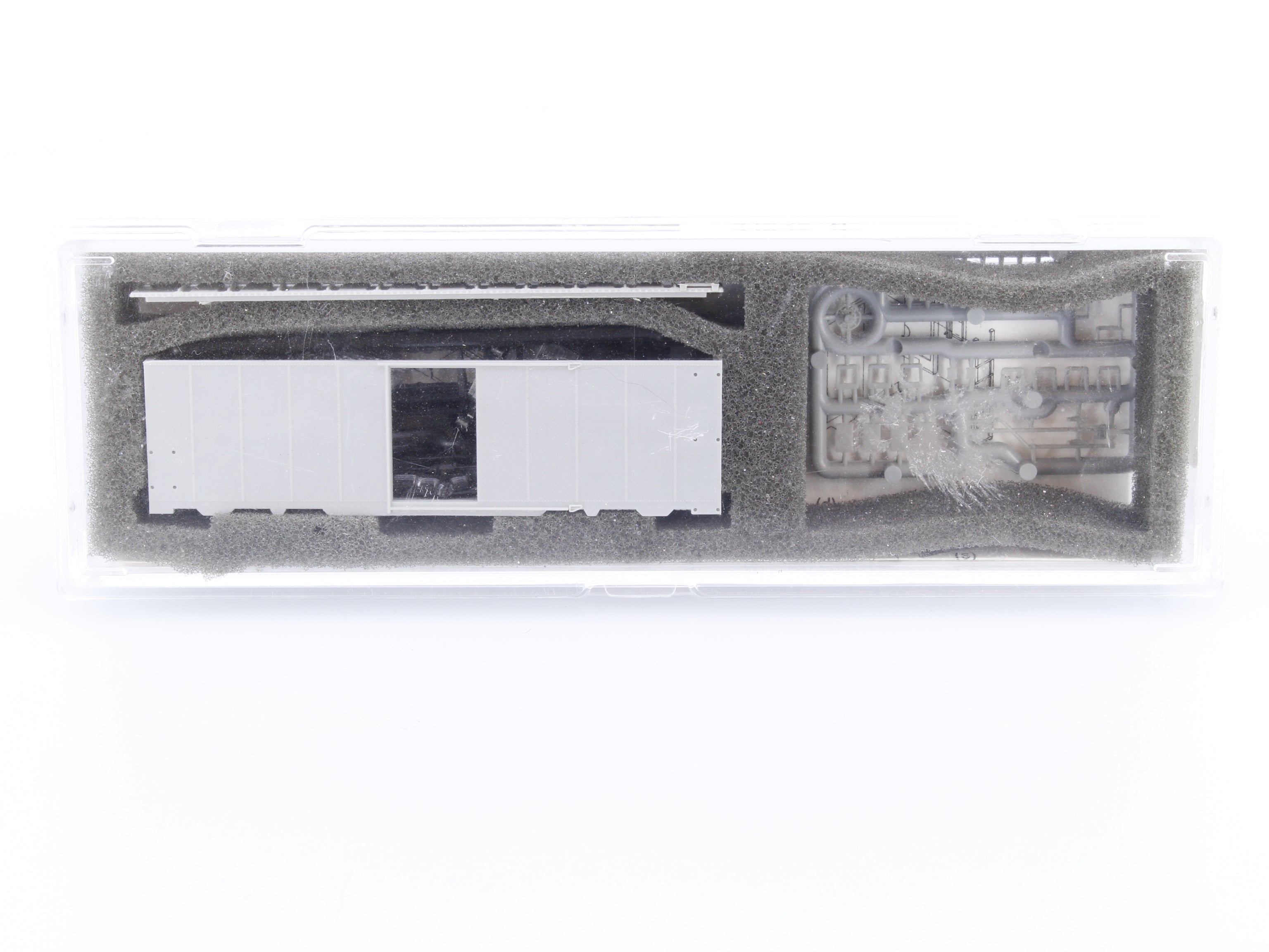 InterMountain 61899 N AAR 40' Box Car Kit Undecorated