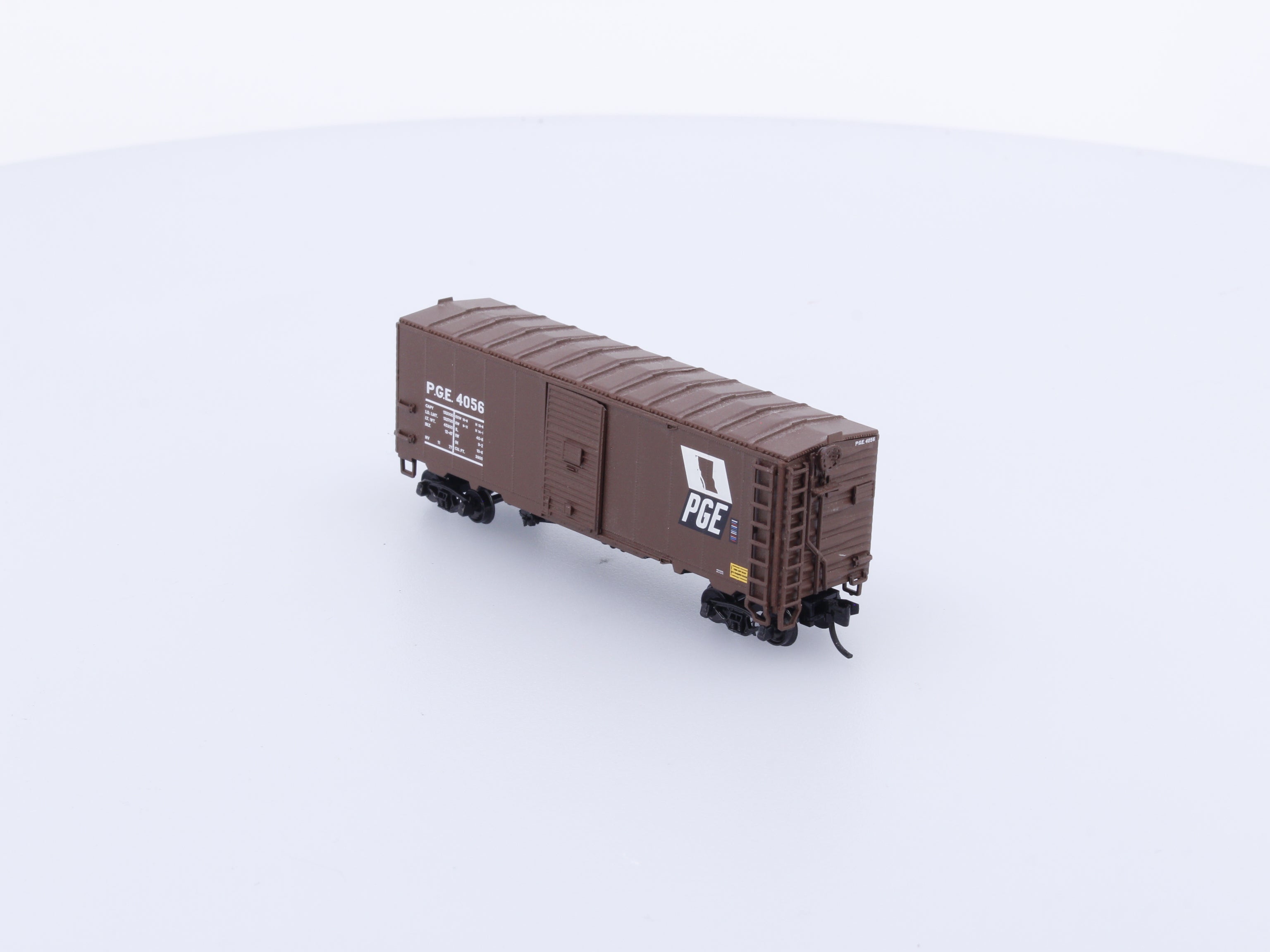 InterMountain 66808-06 N AAR 40' Box Car Pacific Great Eastern (PGE) 4056