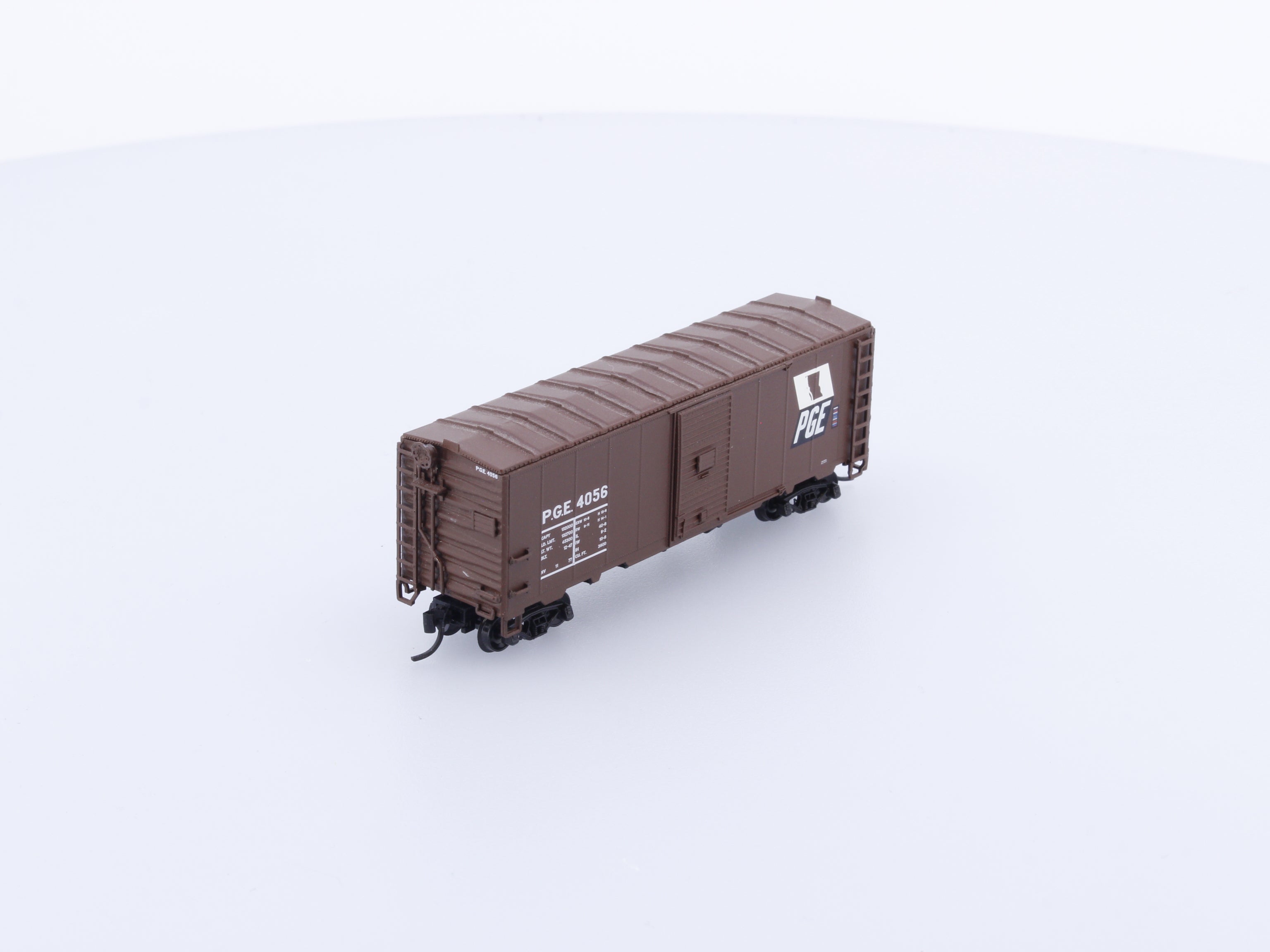 InterMountain 66808-06 N AAR 40' Box Car Pacific Great Eastern (PGE) 4056