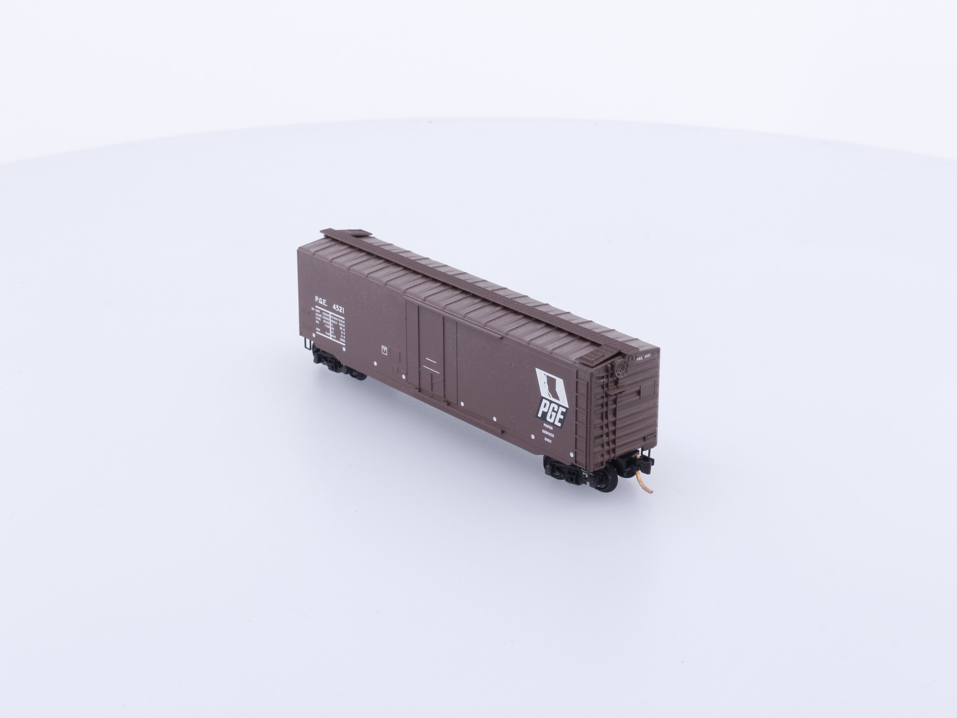 Micro Trains 32260 N Boxcar, 50', Steel, Plug Door Pacific Great Eastern (PGE) 4521 (#4)