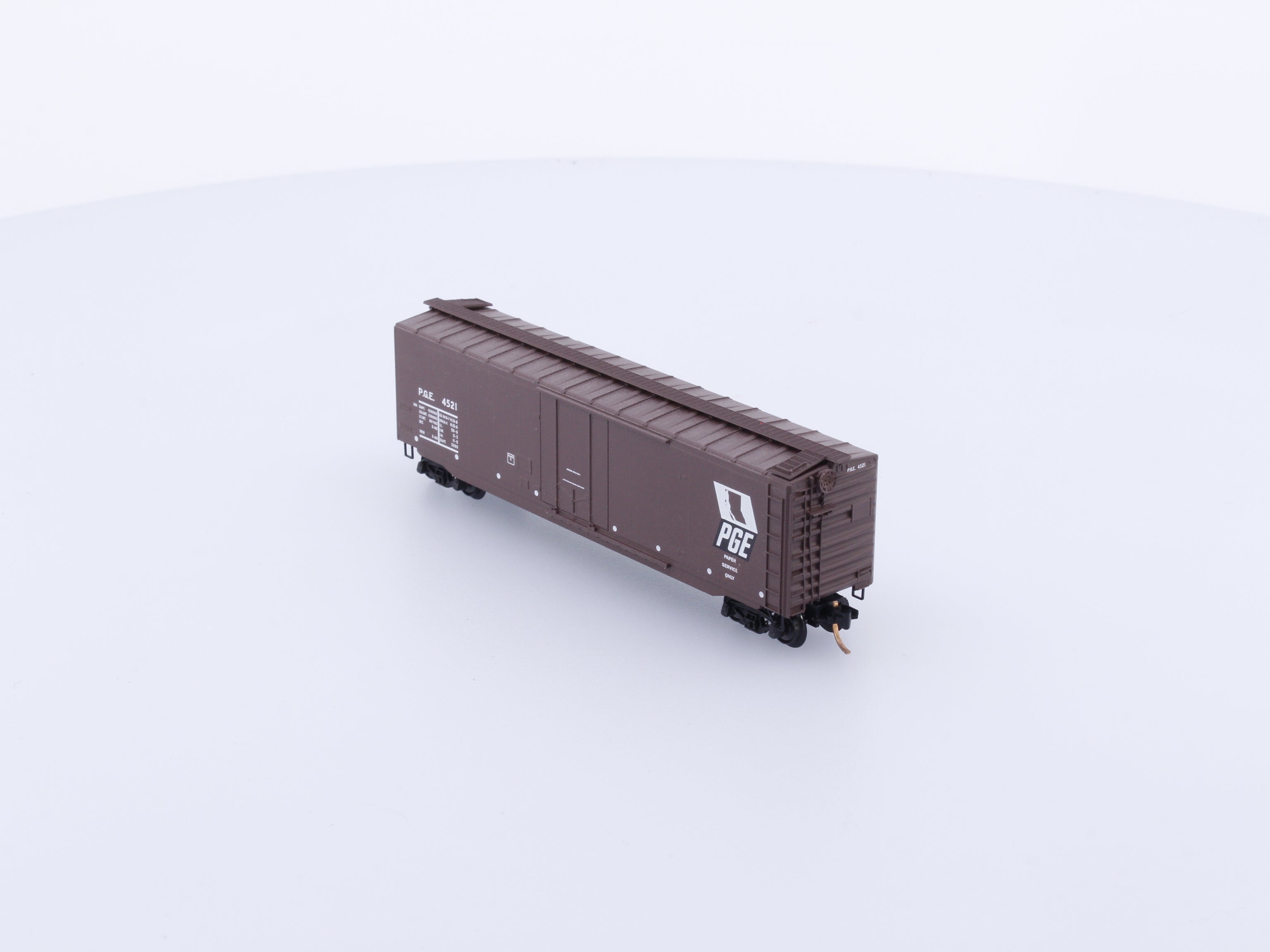 Micro Trains 32260 N Boxcar, 50', Steel, Plug Door Pacific Great Eastern (PGE) 4521 (#1)