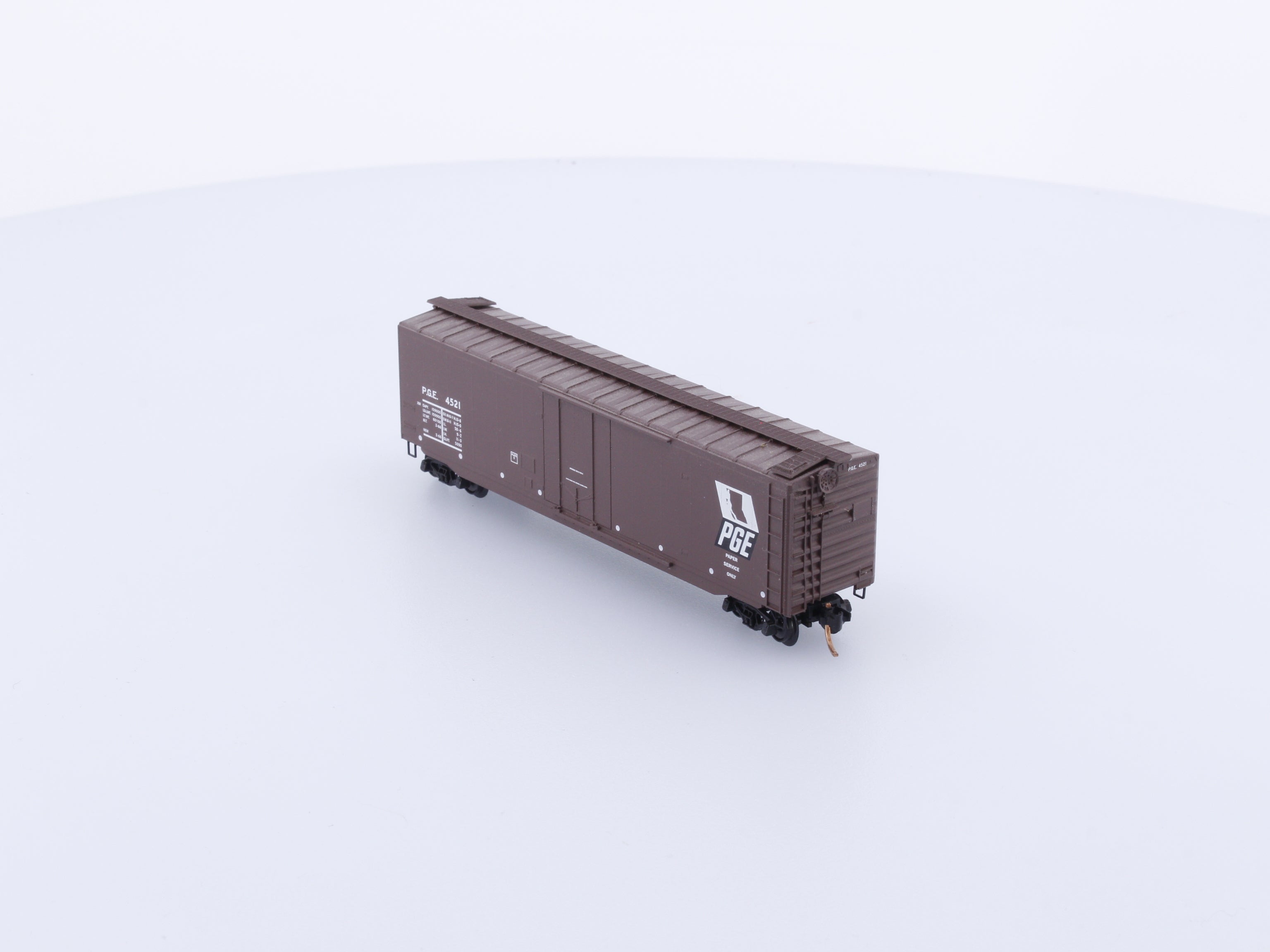 Micro Trains 32260 N Boxcar, 50', Steel, Plug Door Pacific Great Eastern (PGE) 4521 (#3)