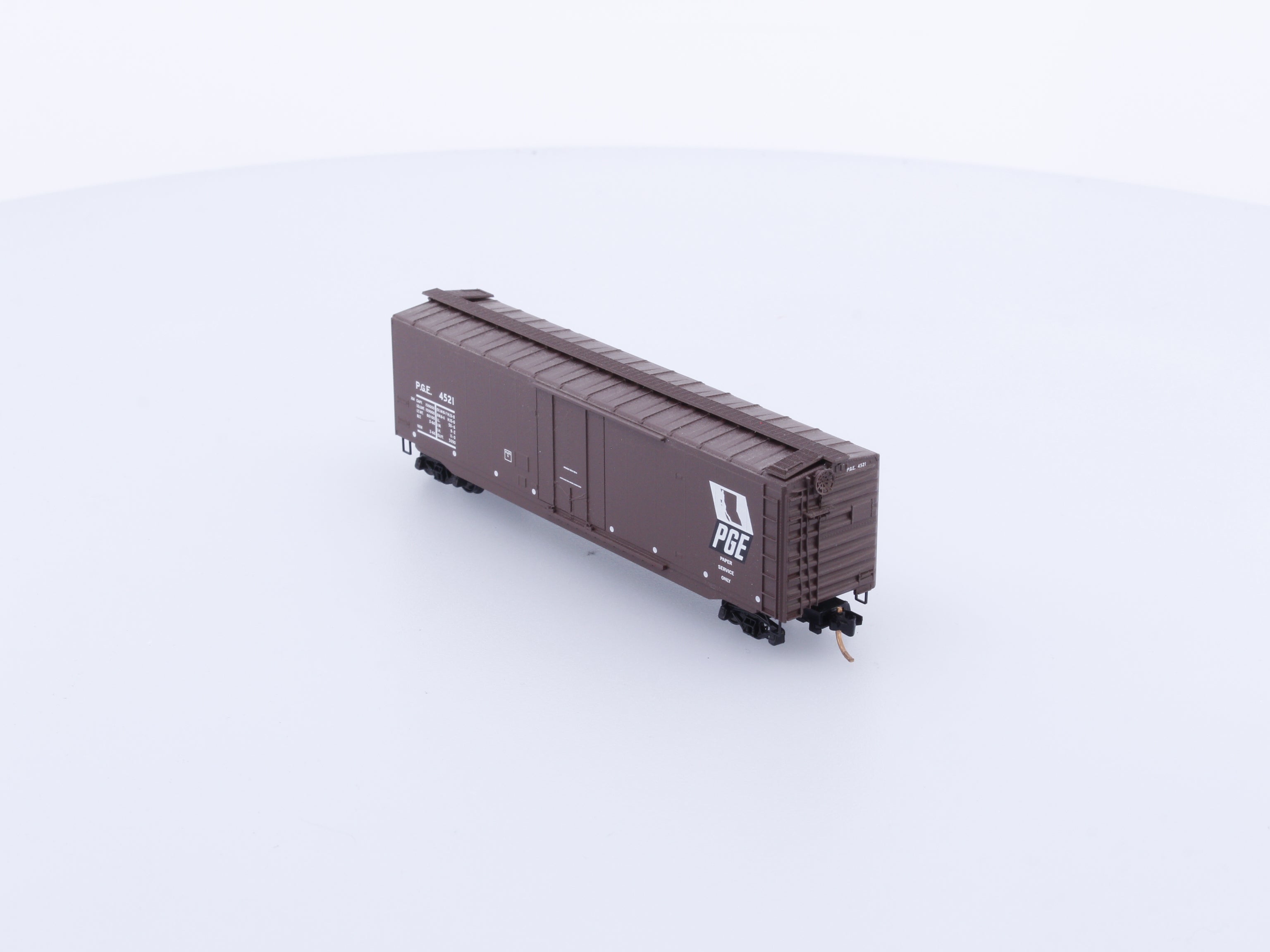 Micro Trains 32260 N Boxcar, 50', Steel, Plug Door Pacific Great Eastern (PGE) 4521 (#5)