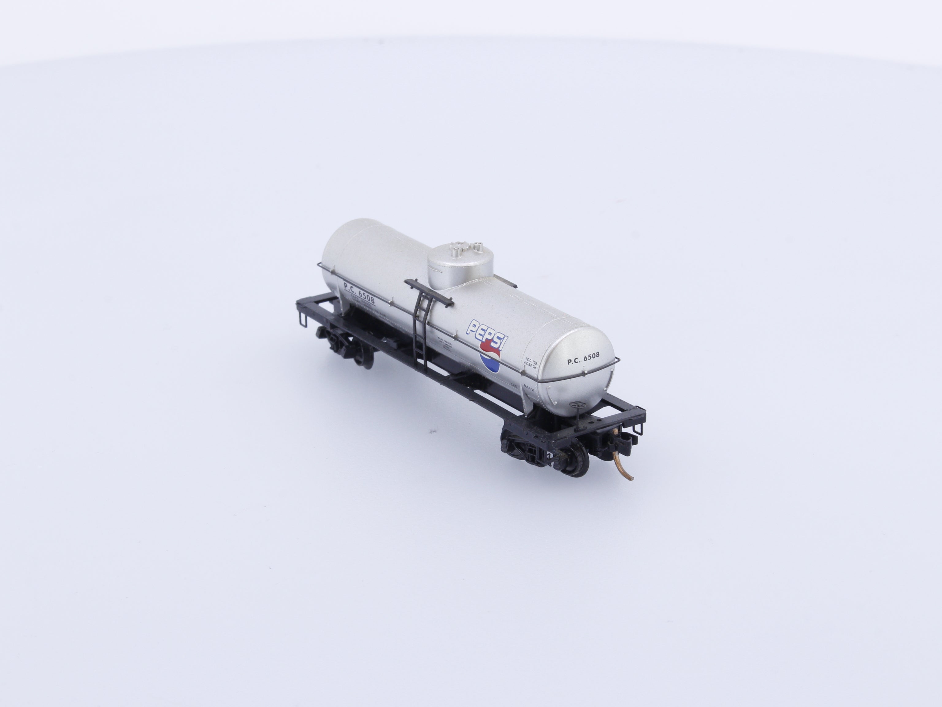 Micro Trains 65450 N Tank Car, Single Dome, 39' Pepsi , PC 6503