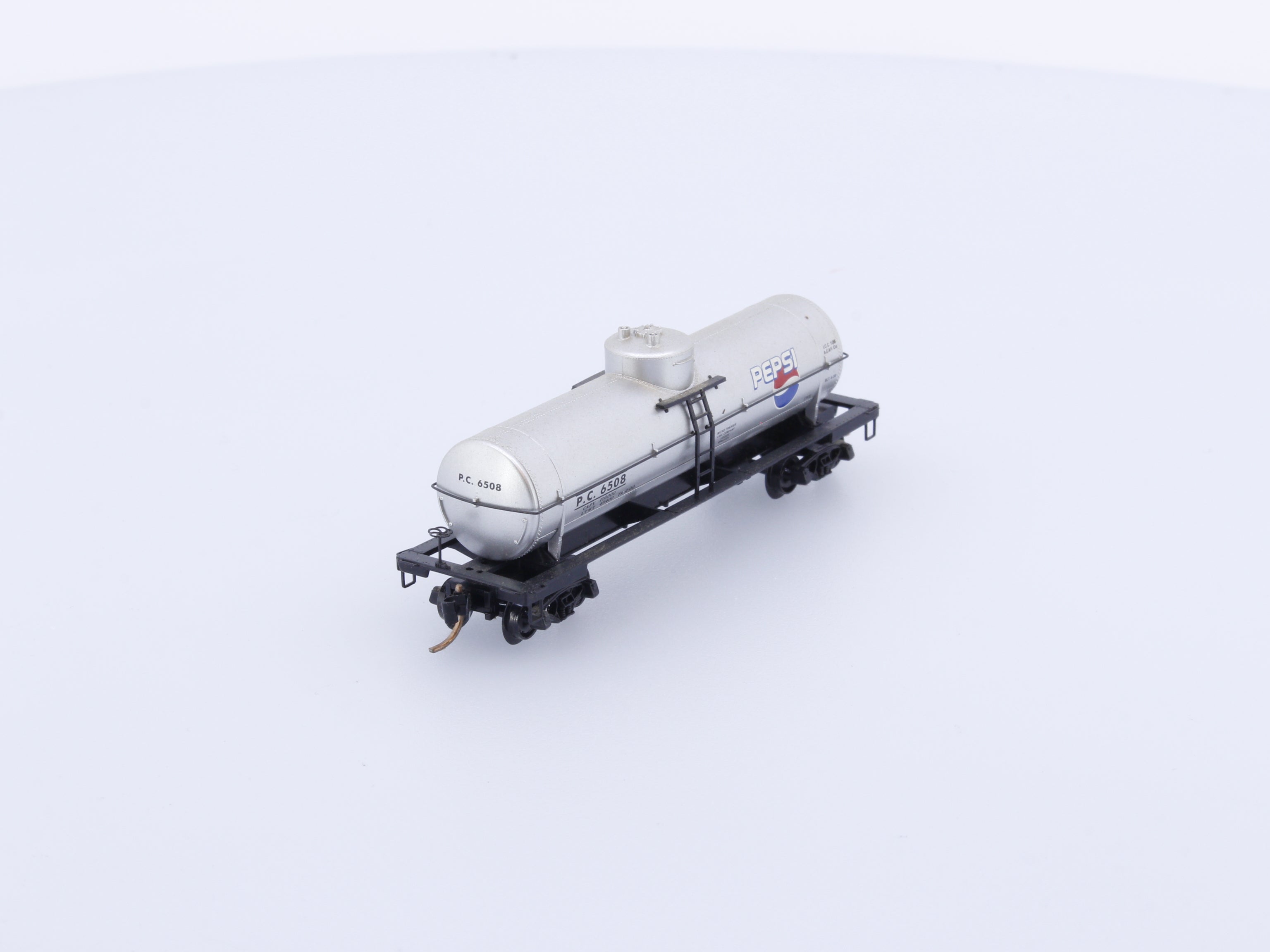 Micro Trains 65450 N Tank Car, Single Dome, 39' Pepsi , PC 6503