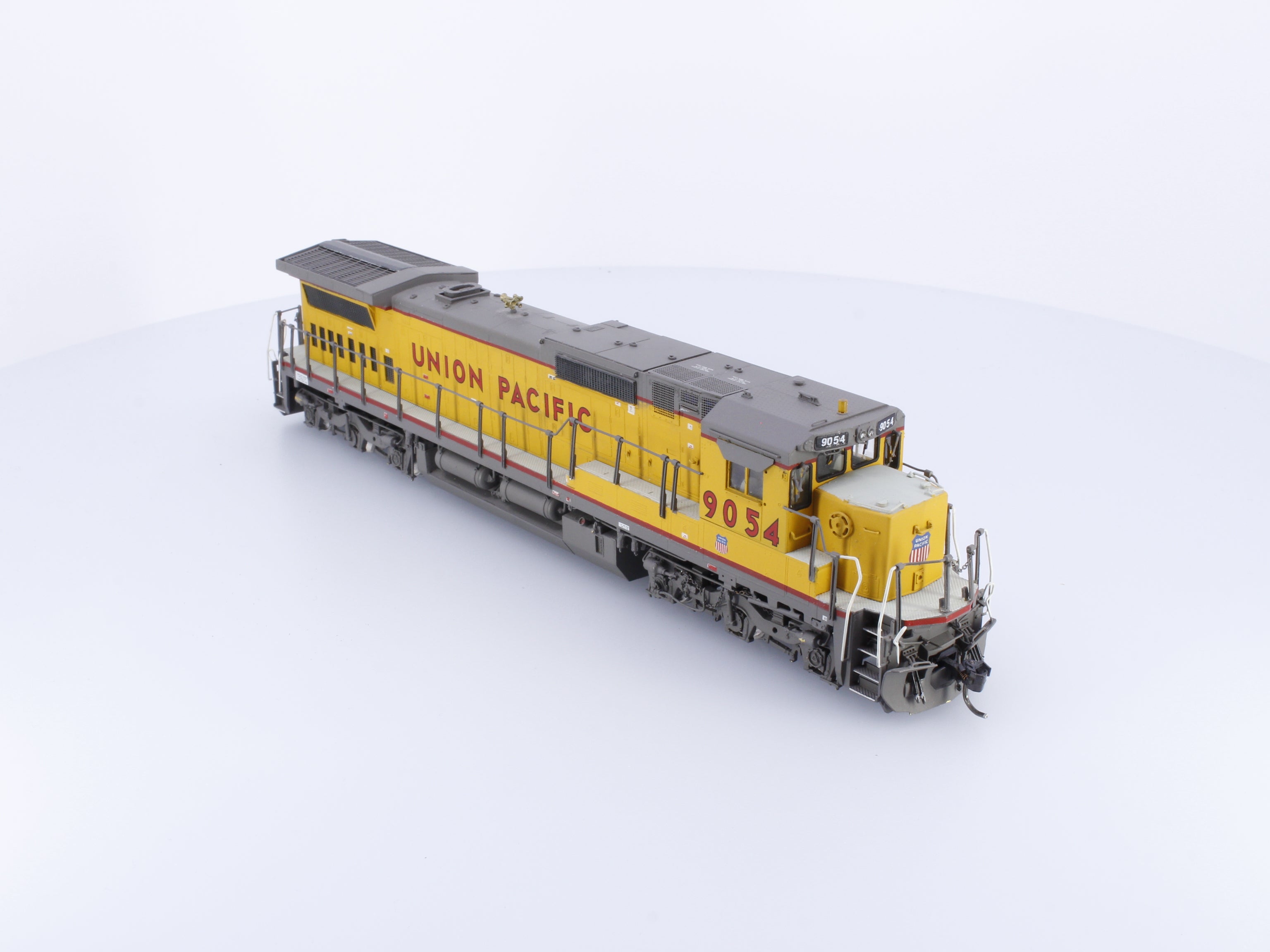 Overland 5847 HO Brass Dash 8-40C Diesel Locomotive Union Pacific (UP) 9054 Analog DC