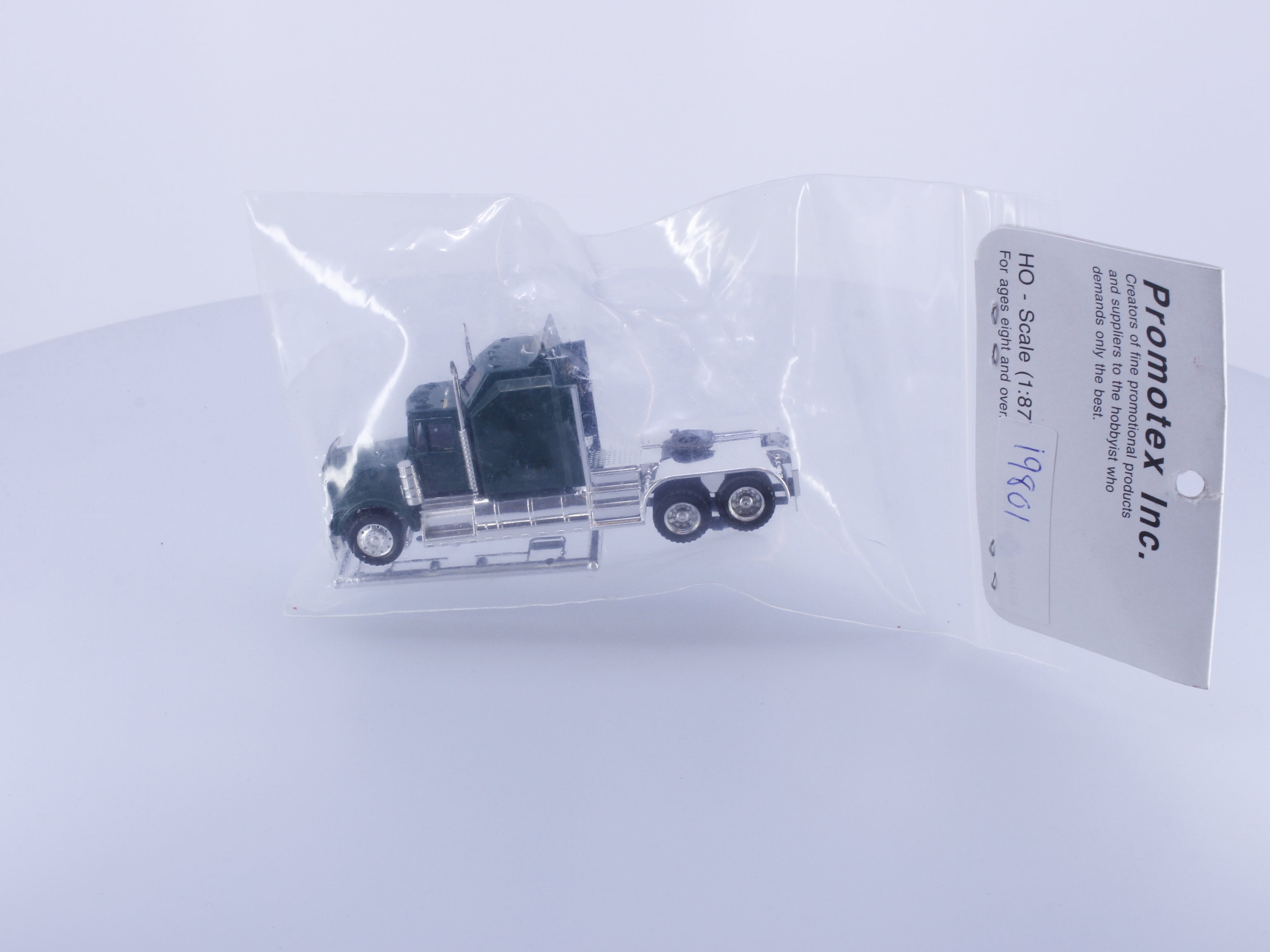 Herpa 35235 HO Long Haul Sleeper Semi Truck Tractor