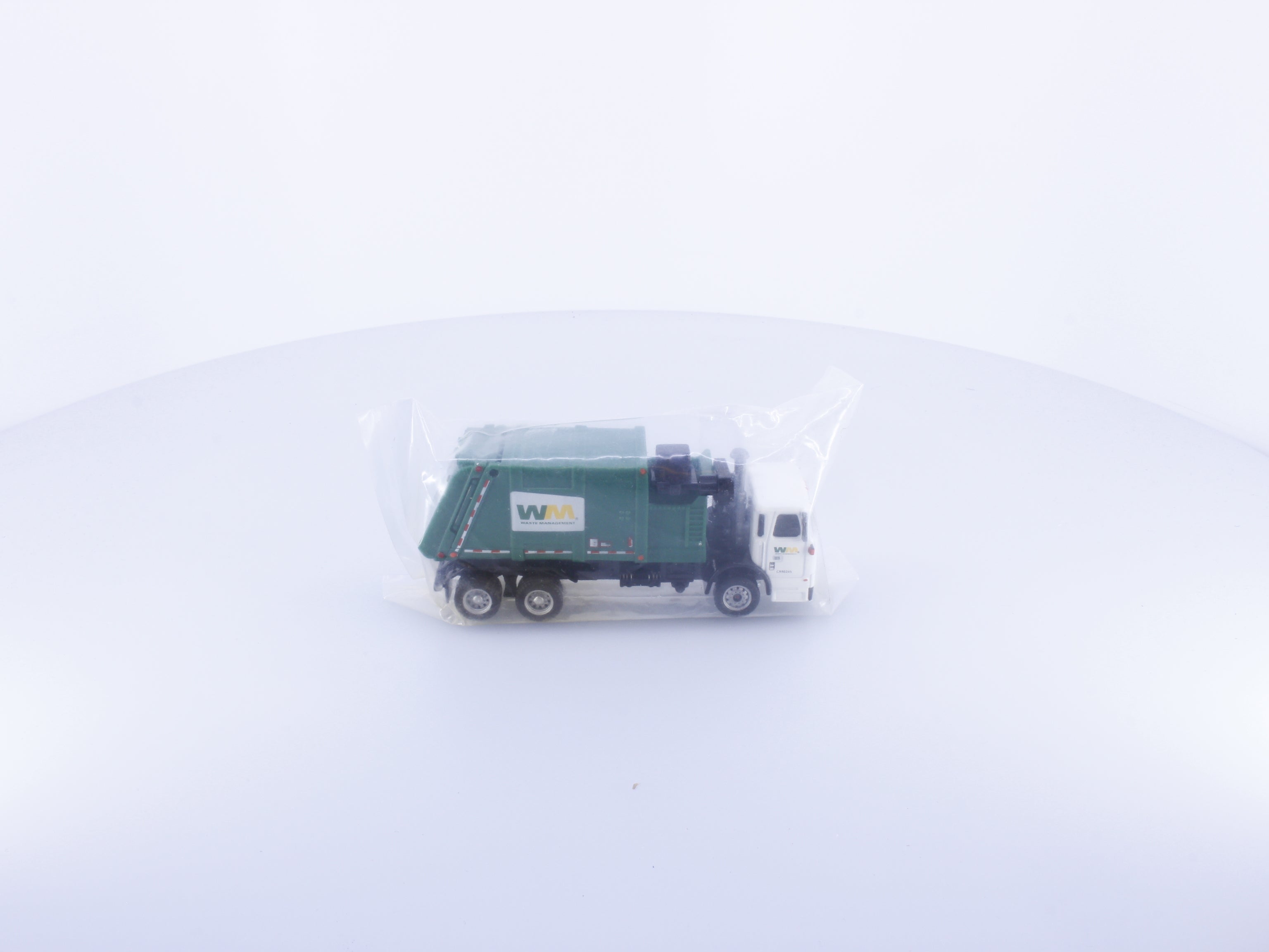 Matchbox WMGT HO Waste Management Garbage Truck