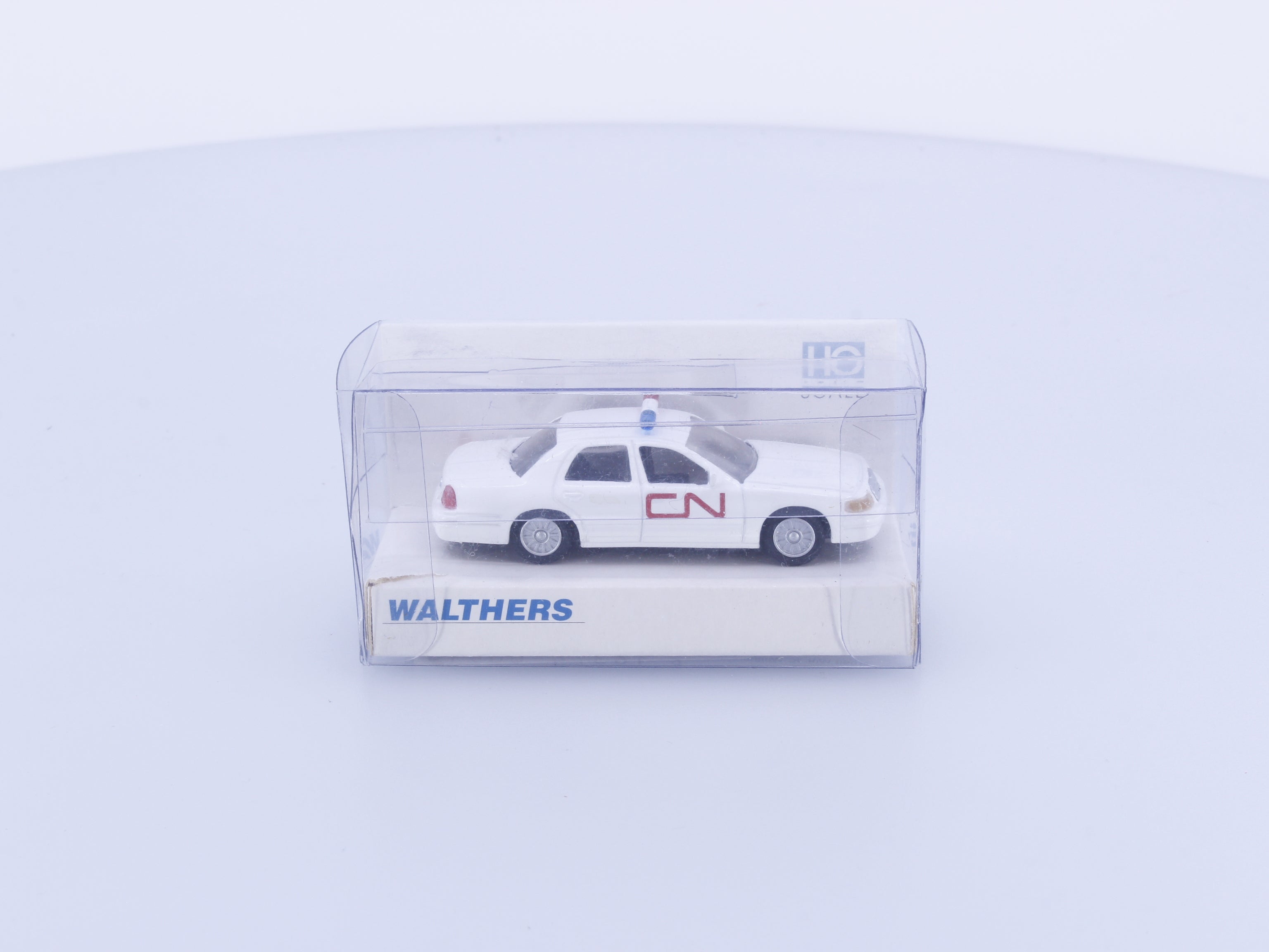 Walthers 933-1250 HO 1998 Ford Crown Victoria CN