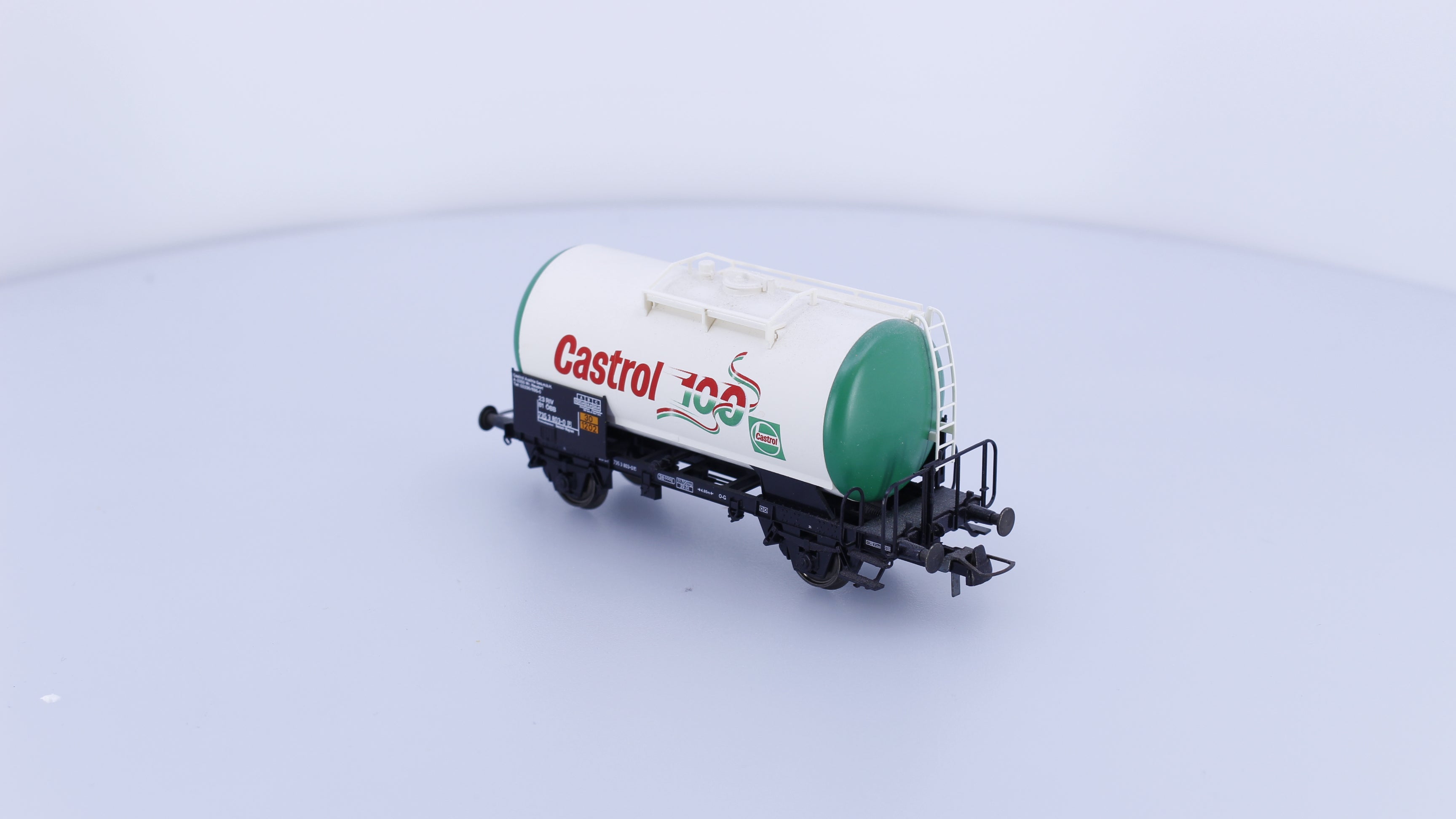 Roco 47068 HO OBB Castrol 100 Tank Car 7353803-0