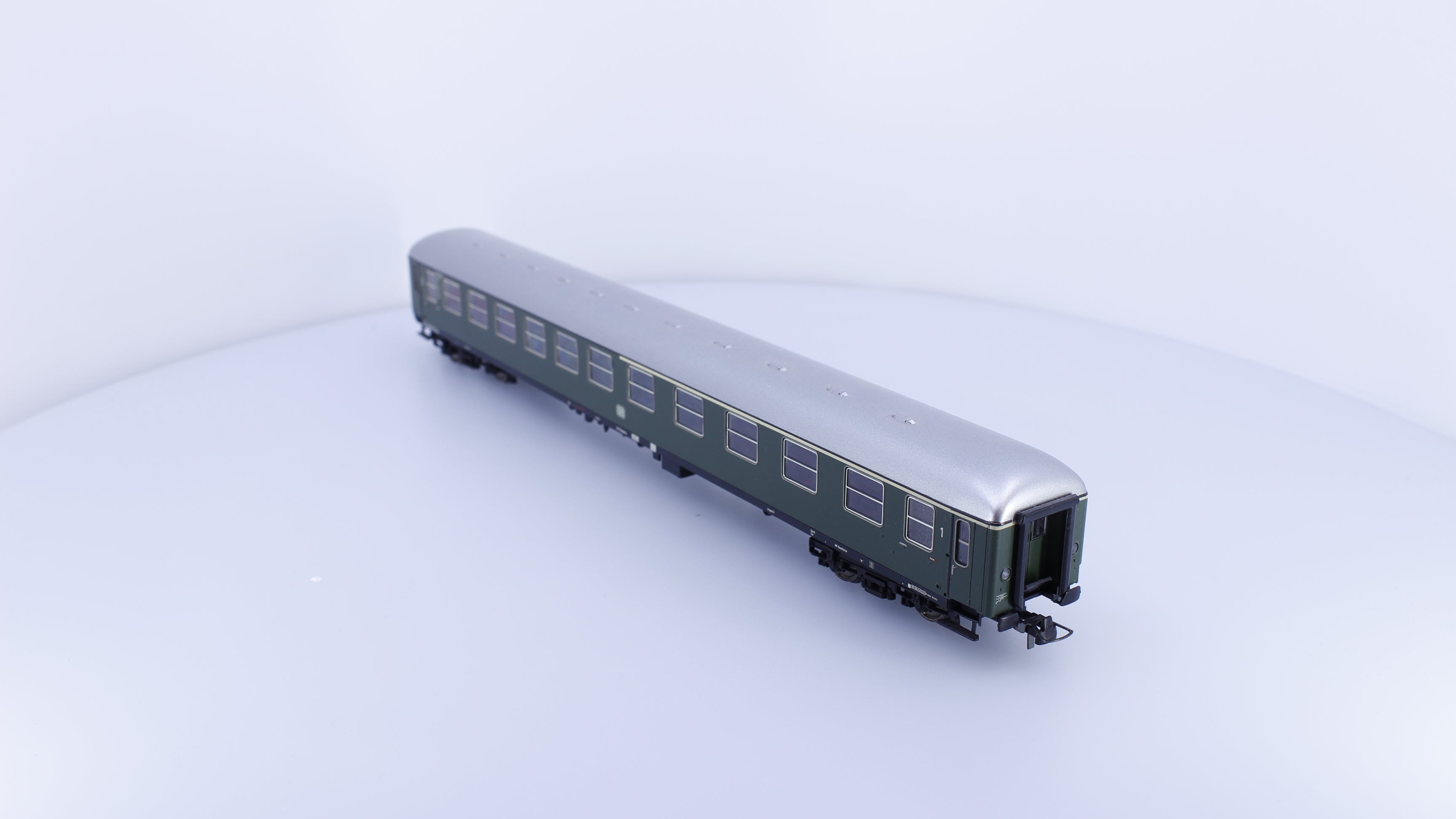 Roco 44742 HO DB Class 1 / Class 2 Passenger Coach 15179