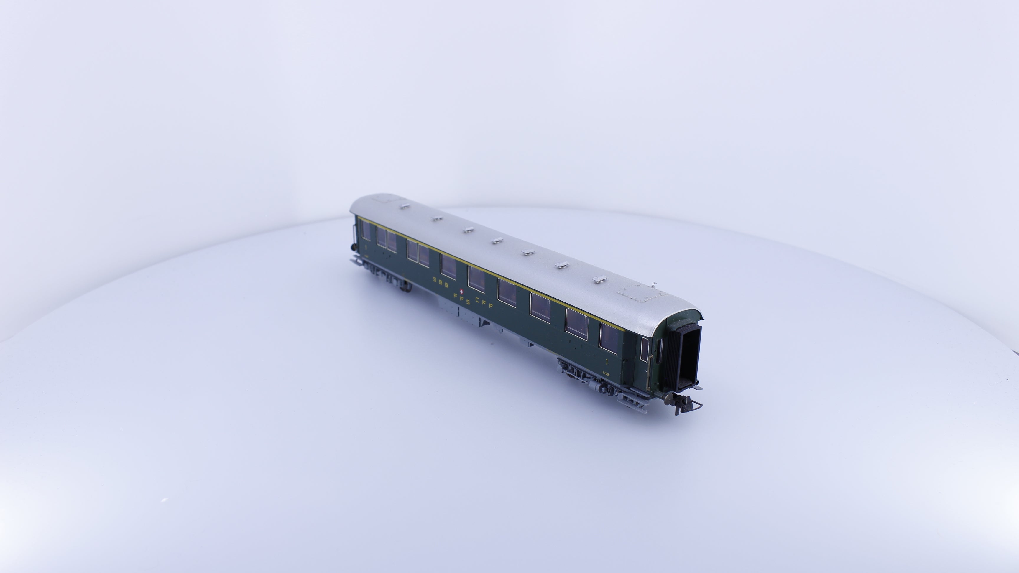 Roco 44880 HO SBB-CFF-FFS 1st Class Passenger Car 2045