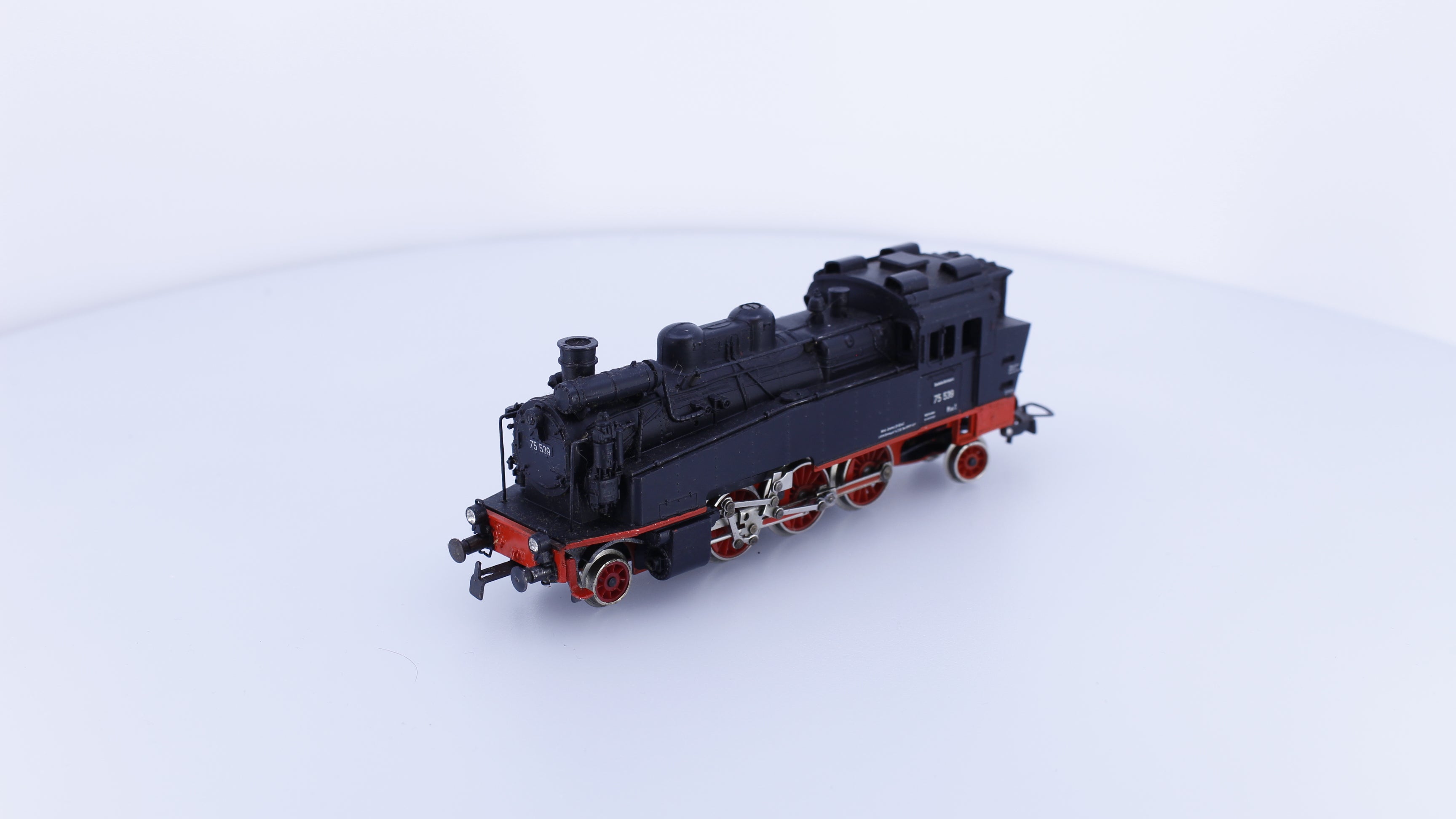 Gutzold 08G16 HO DR BR75.5 2-6-2 Steam Locomotive 75539 Analog DC