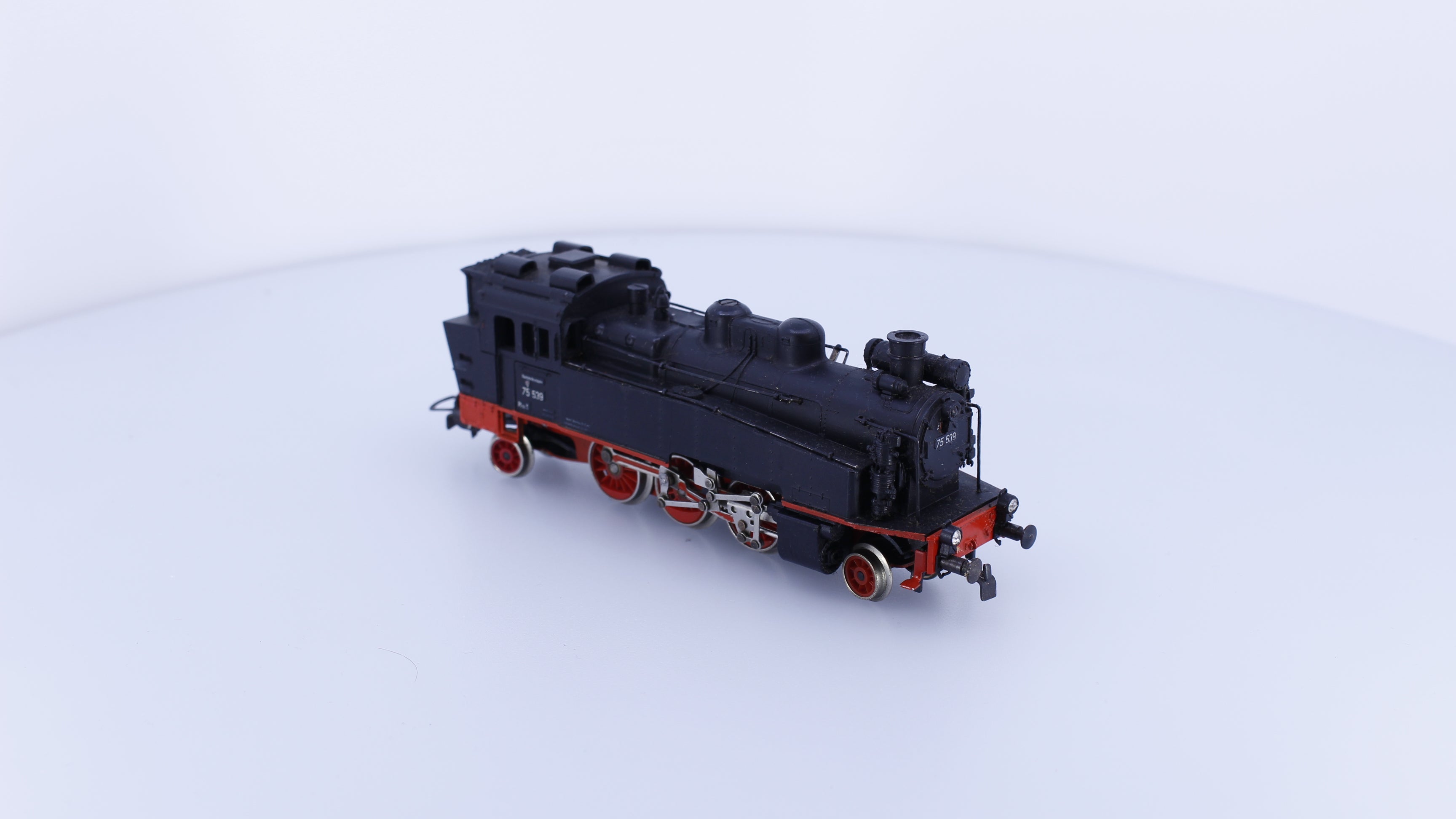 Gutzold 08G16 HO DR BR75.5 2-6-2 Steam Locomotive 75539 Analog DC