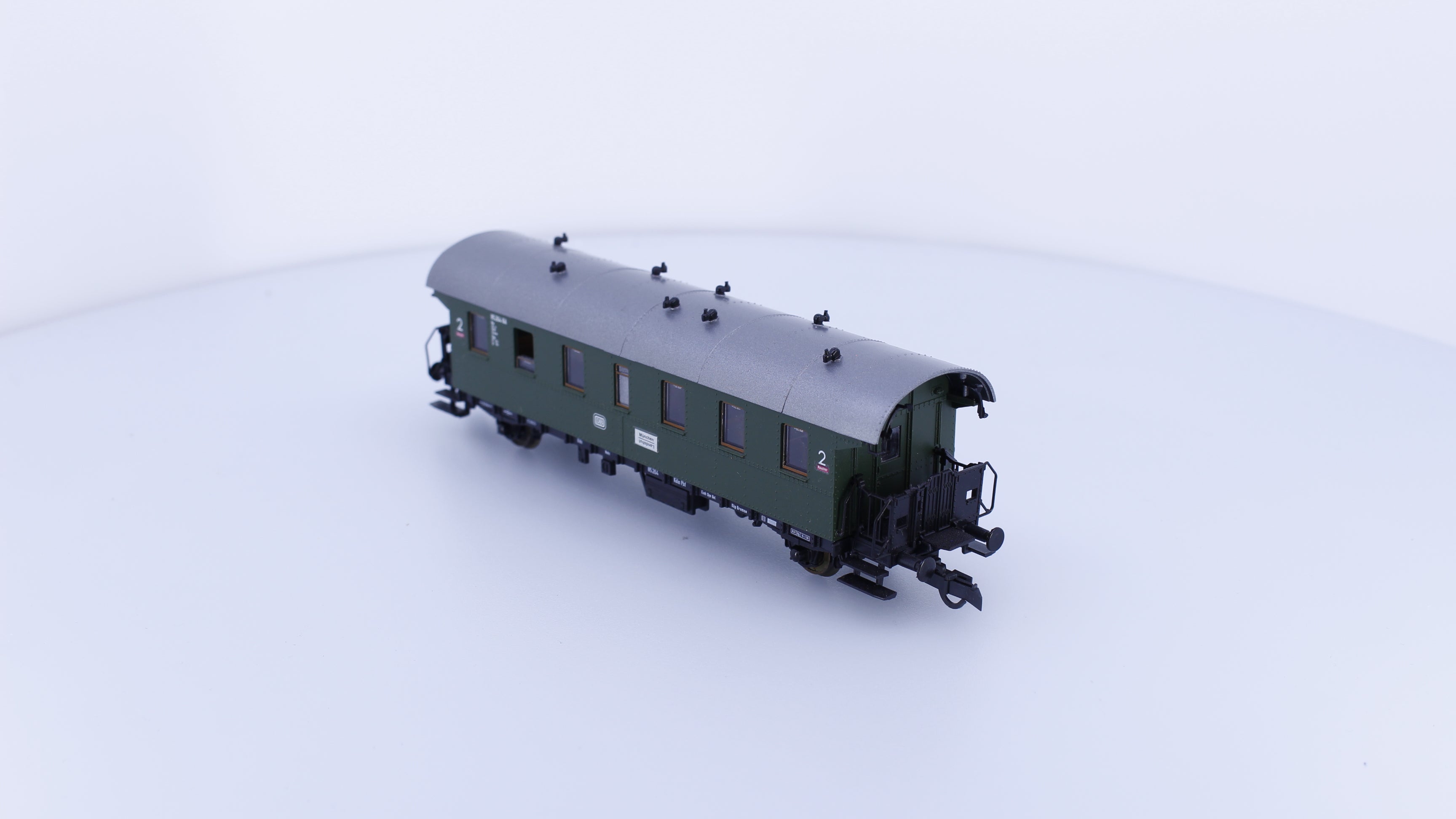 Roco 4202S HO DB 2nd Class Passenger Car 85264