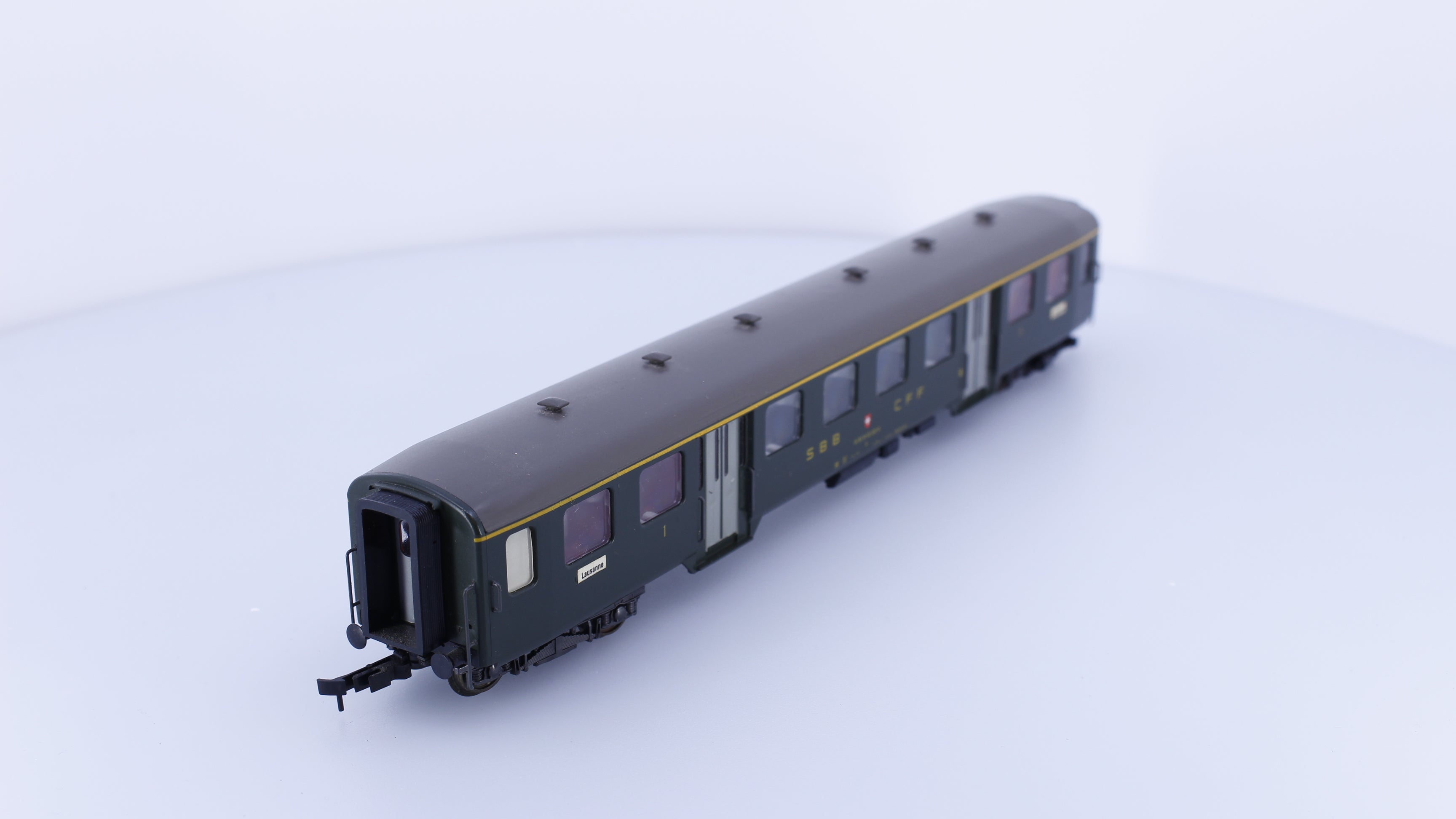 Liliput 87850 HO SBB-CFF-FFS 1st Class Passenger Car 020-6