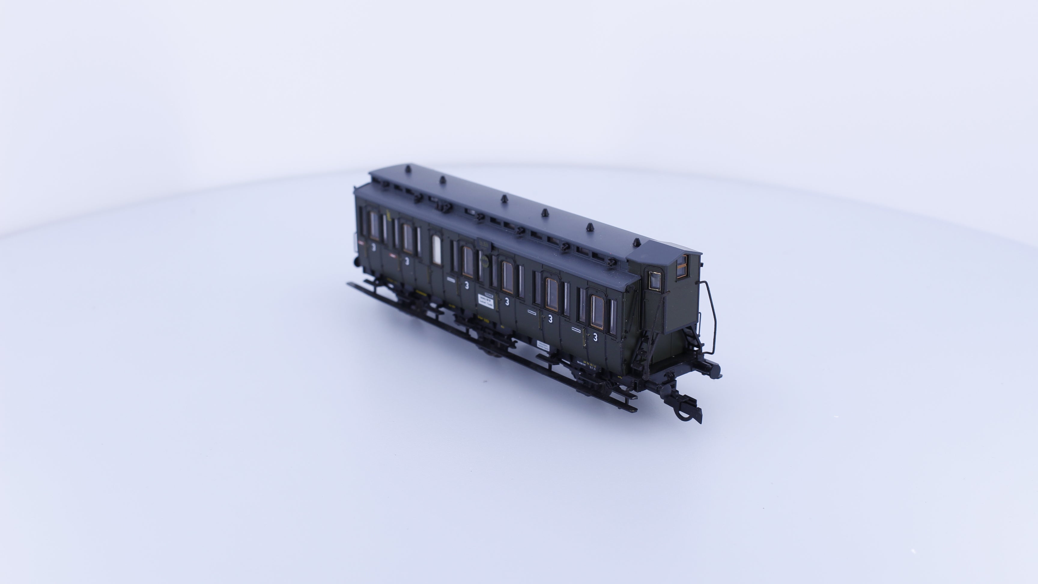 Roco 44505 HO DR 3rd Class Passenger Car 54824