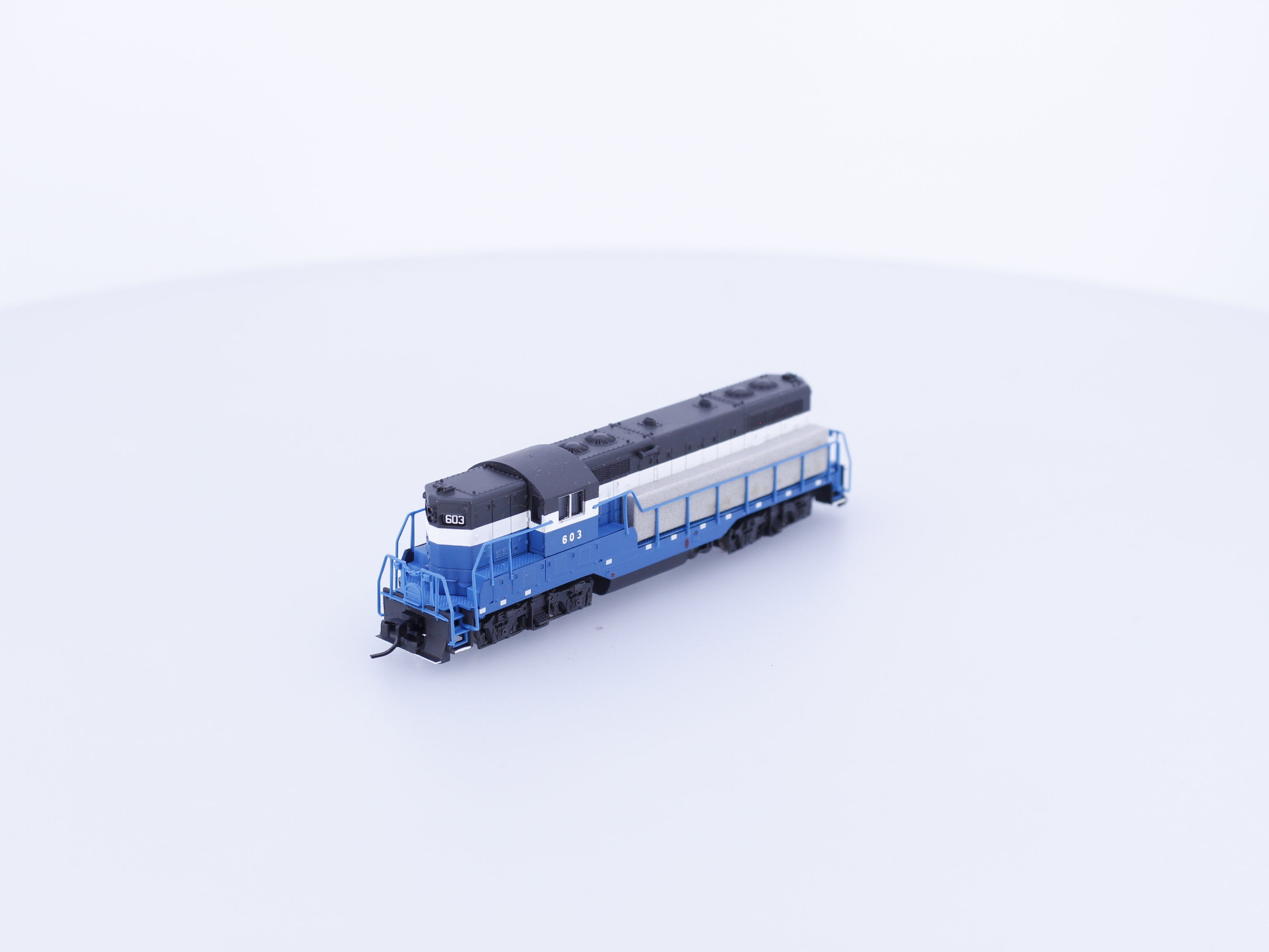 Atlas 48087 N GP-7 Diesel Locomotive Great Northern (GN) 603 Analog DC