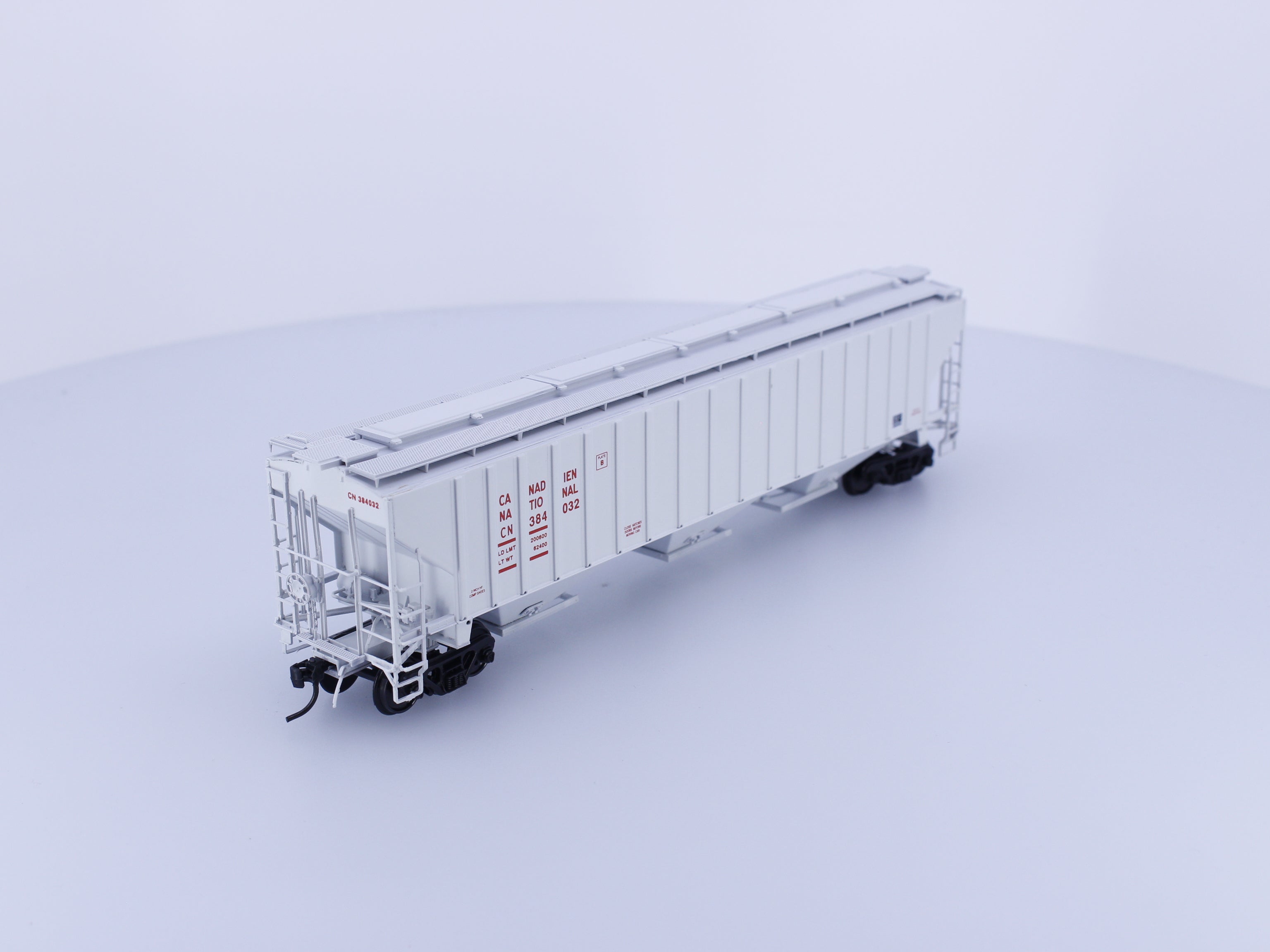 InterMountain 45313-01 HO 4750 cu.ft Ribbed Sided 3 Bay Hopper Canadian National (CN) 384032