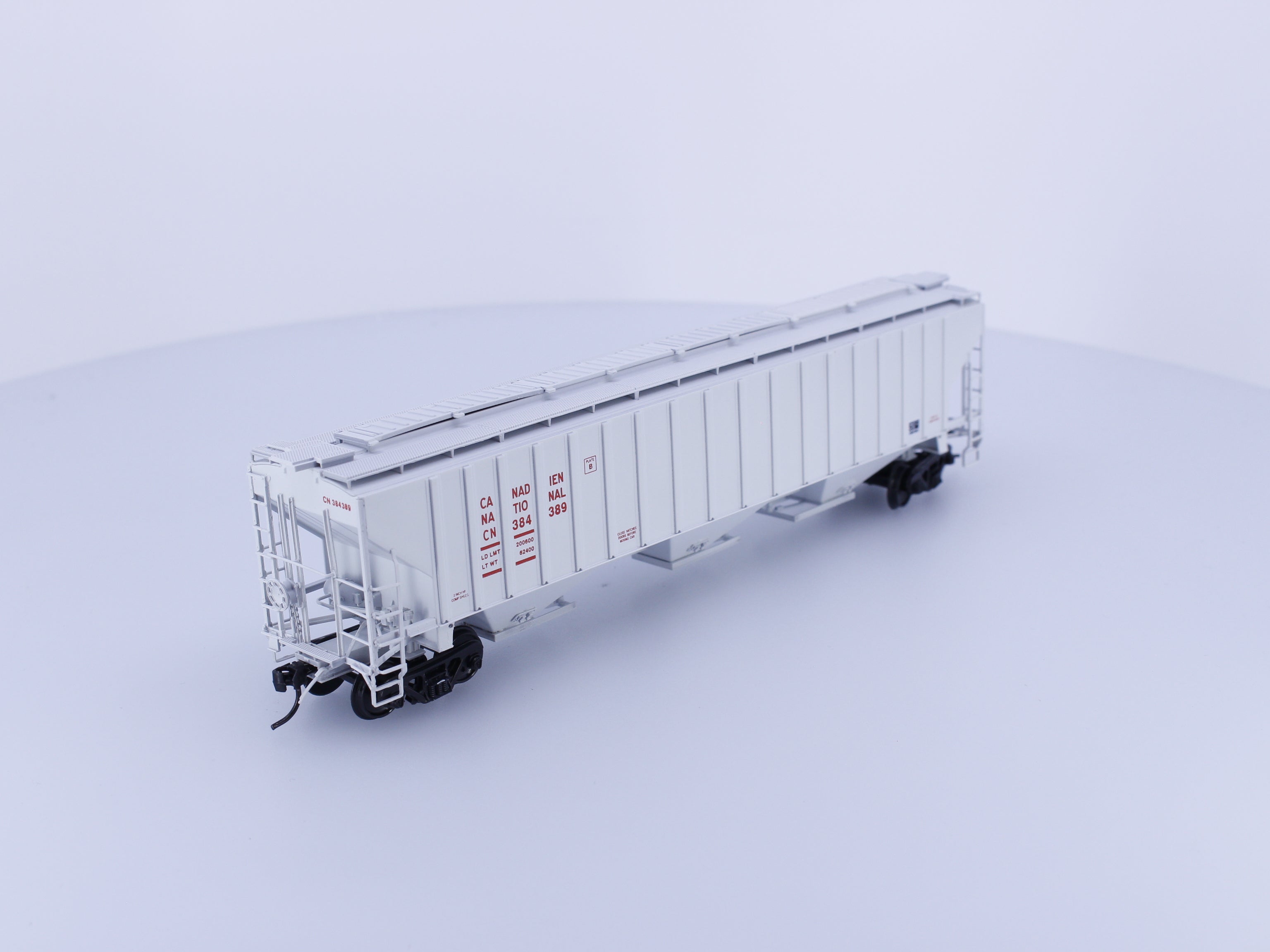 InterMountain 45313-04 HO 4750 cu.ft Ribbed Sided 3 Bay Hopper Canadian National (CN) 384389