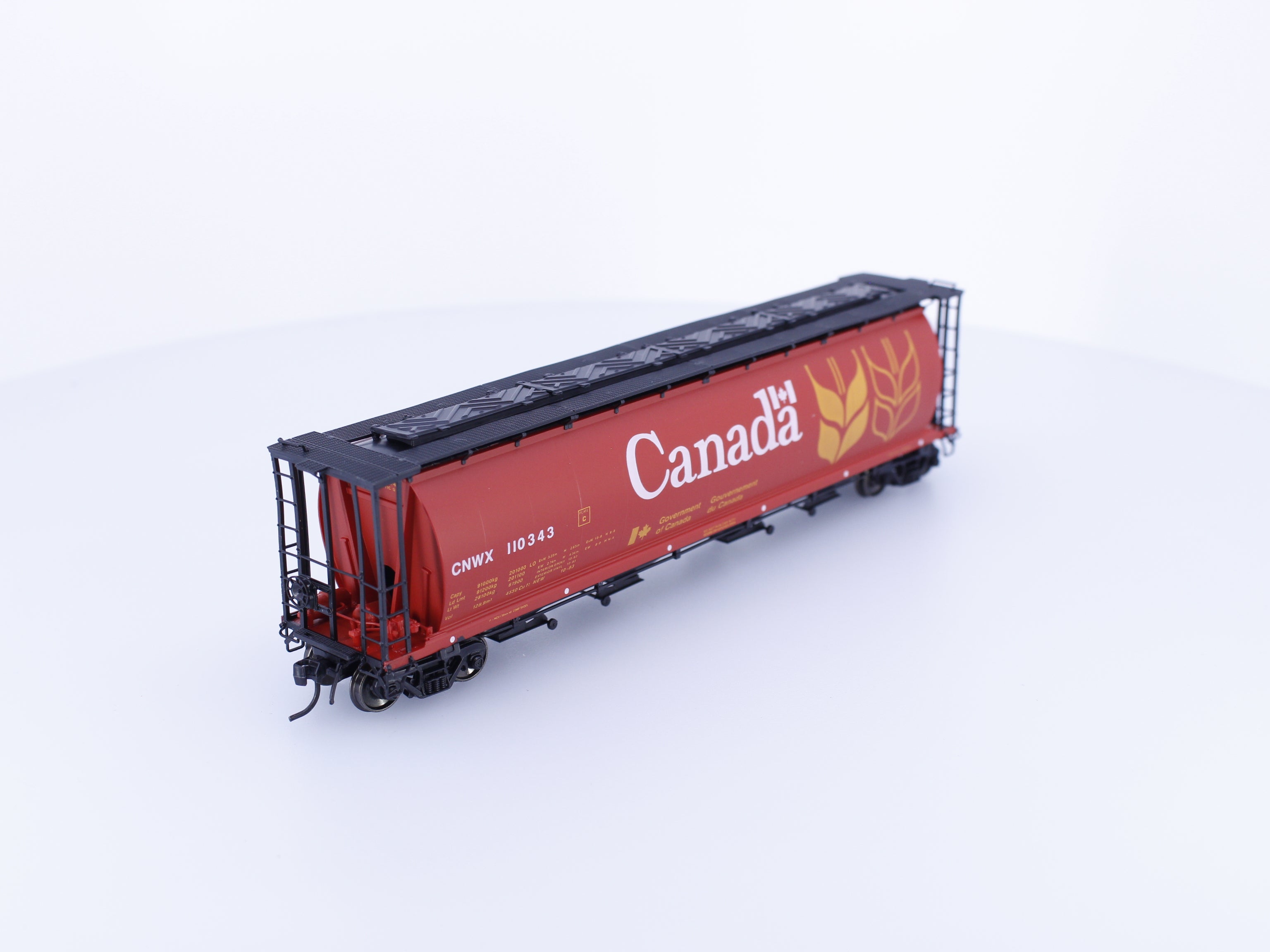InterMountain 45101-37 HO Cylindrical Covered Hopper Canadian Wheat Board (CNWX) 110343