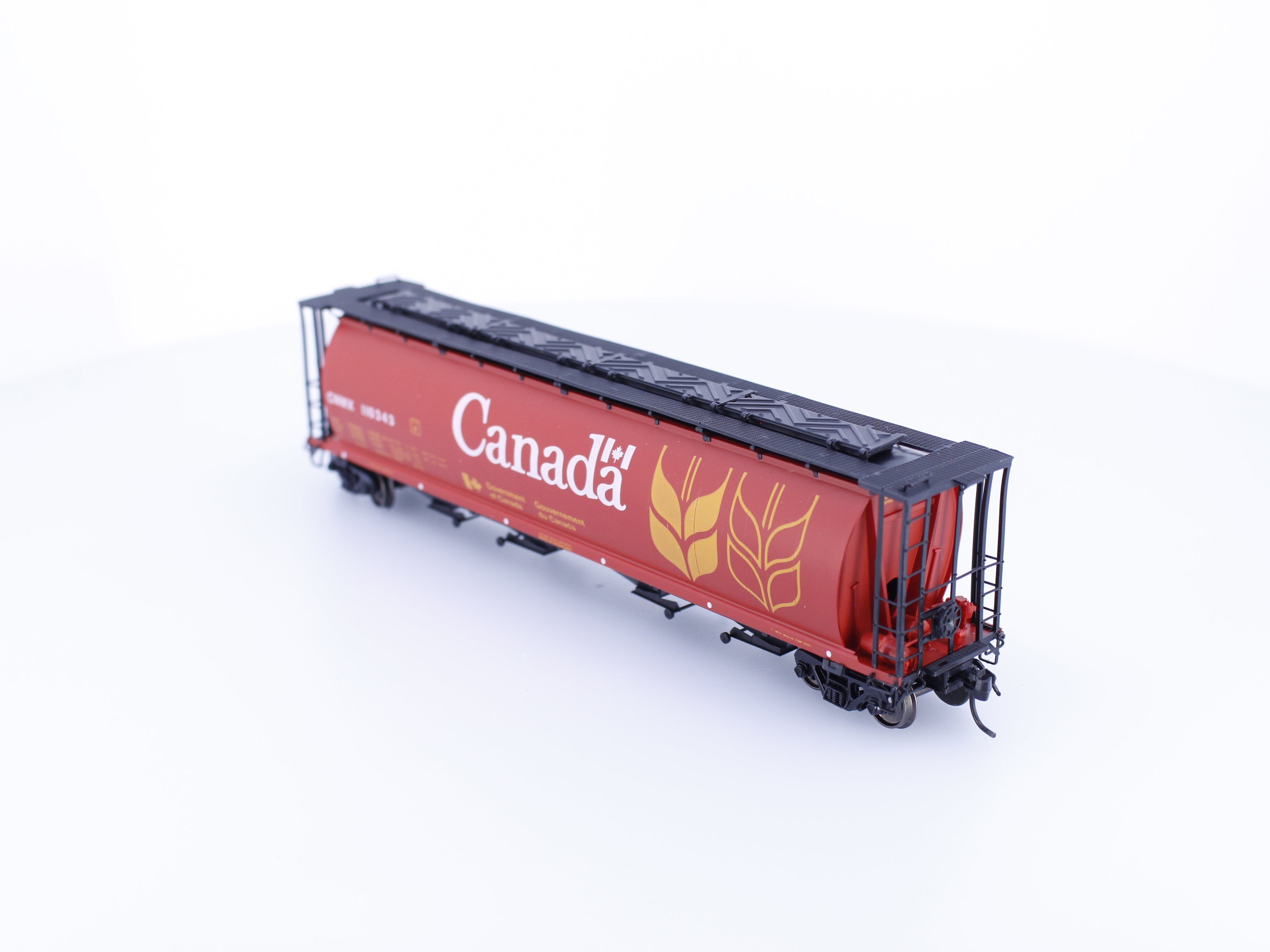 InterMountain 45101-37 HO Cylindrical Covered Hopper Canadian Wheat Board (CNWX) 110343