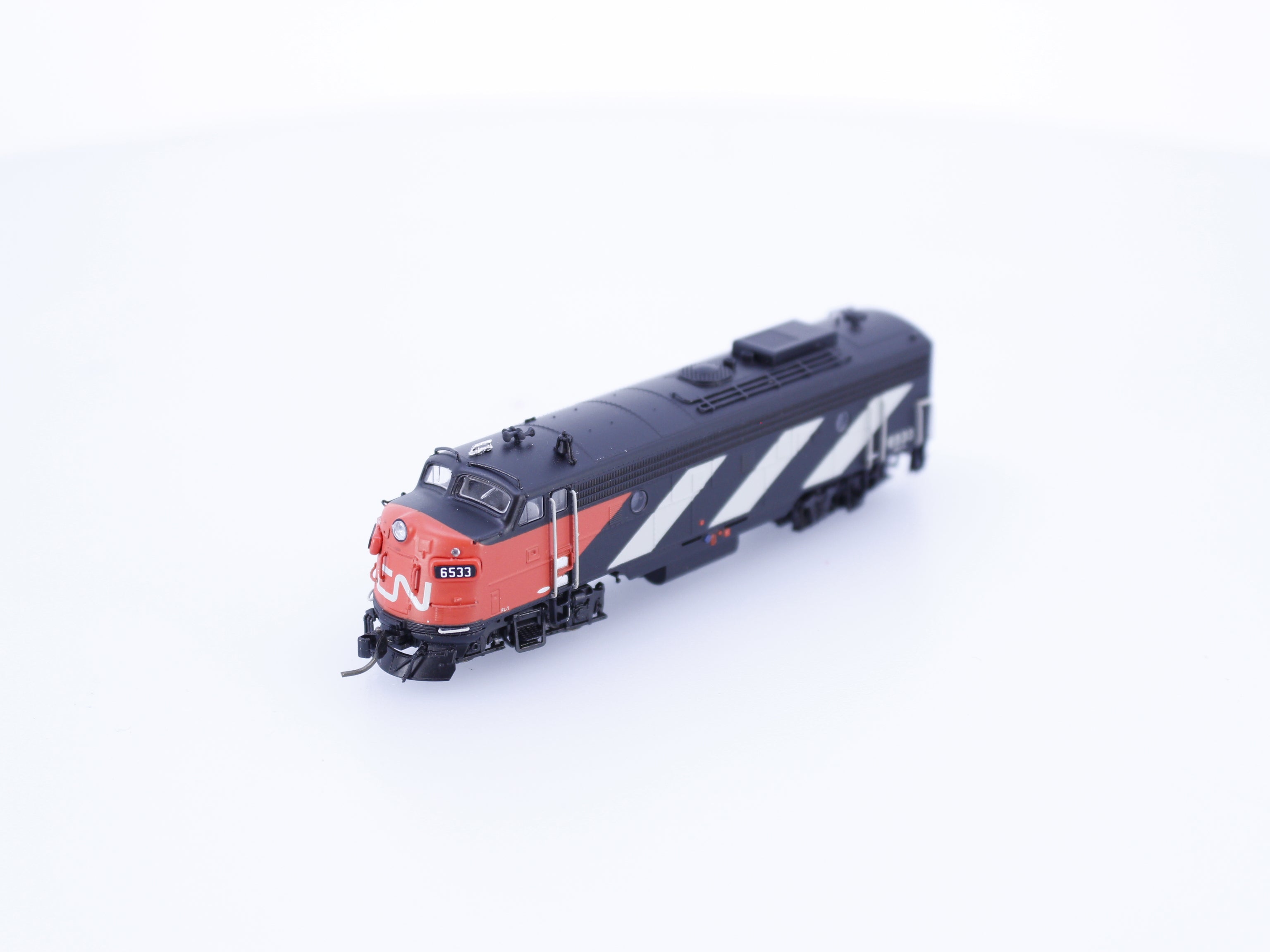 Rapido 530507 N FP9A Diesel Locomotive Canadian National (CN) 6533 DCC & Sound