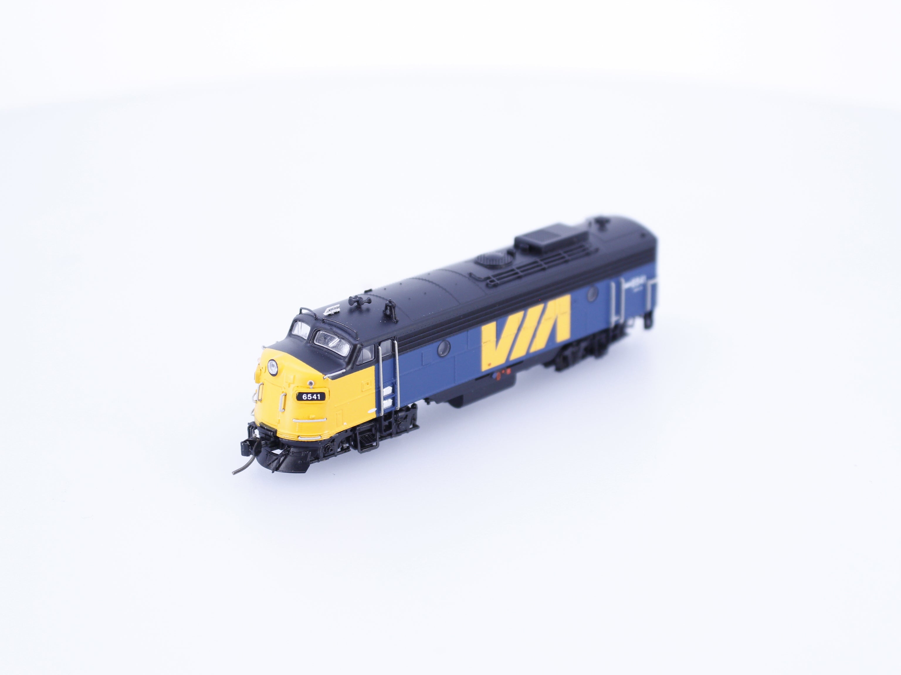 Rapido 530514 N FP9A Diesel Locomotive Via Rail (VIA) 6541 DCC & Sound