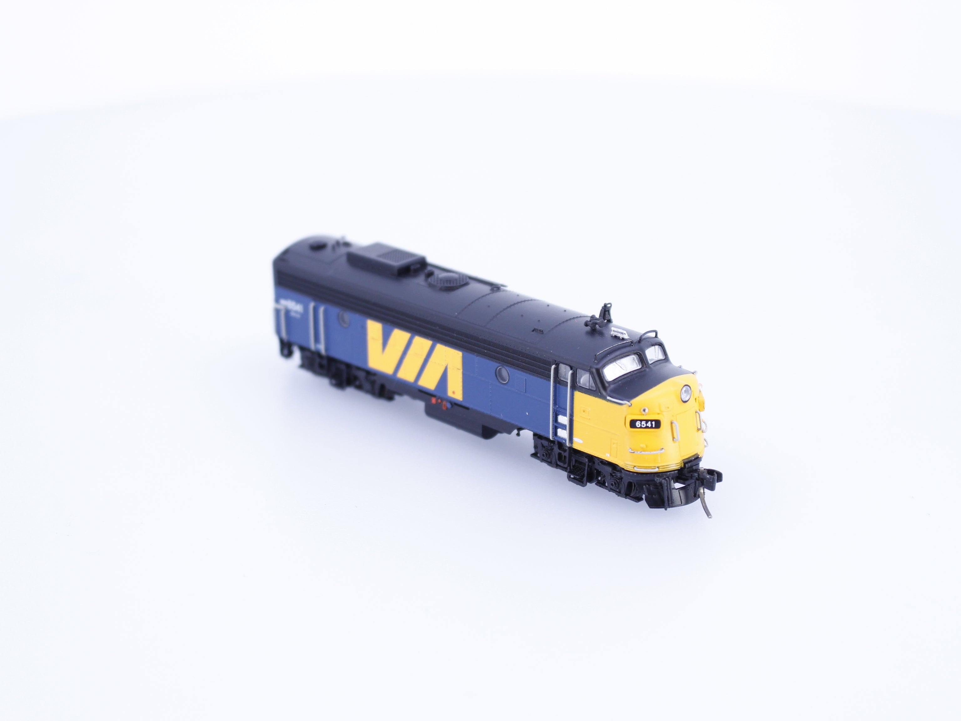Rapido 530514 N FP9A Diesel Locomotive Via Rail (VIA) 6541 DCC & Sound
