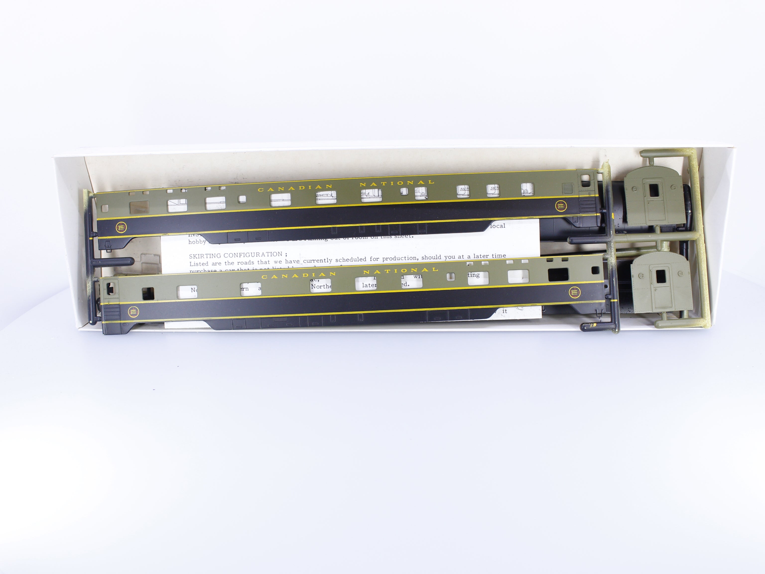 E & B Valley Railroad Co. 018-4608 HO Pullman Standard 6-6-4 Sleeper Kit Canadian National (CN)