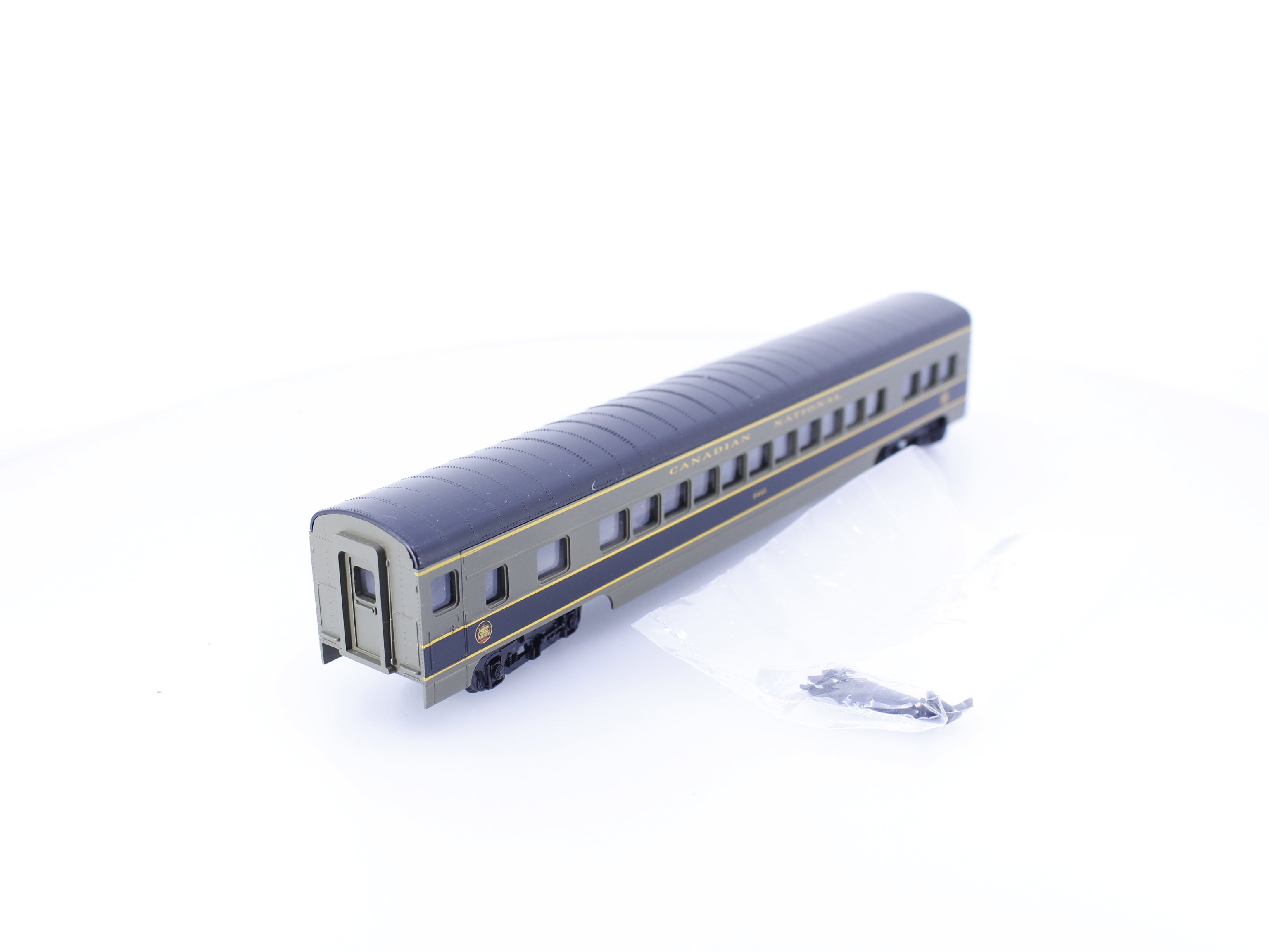 Con Cor 0001-00900K HO 72 FT Passenger Car Coach 1 Canadian National (CN) 5445 (#1)