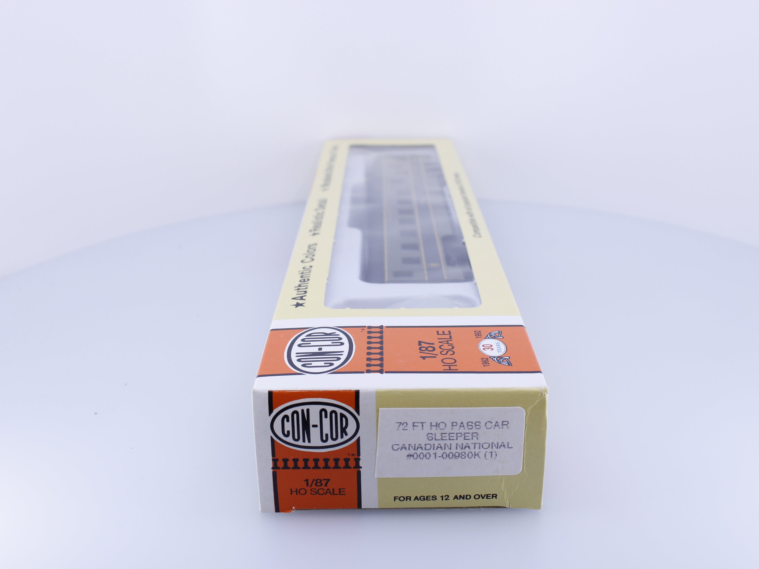 Con Cor 0001-00980K HO 72 FT Passenger Car Sleeper Canadian National (CN) Emerald