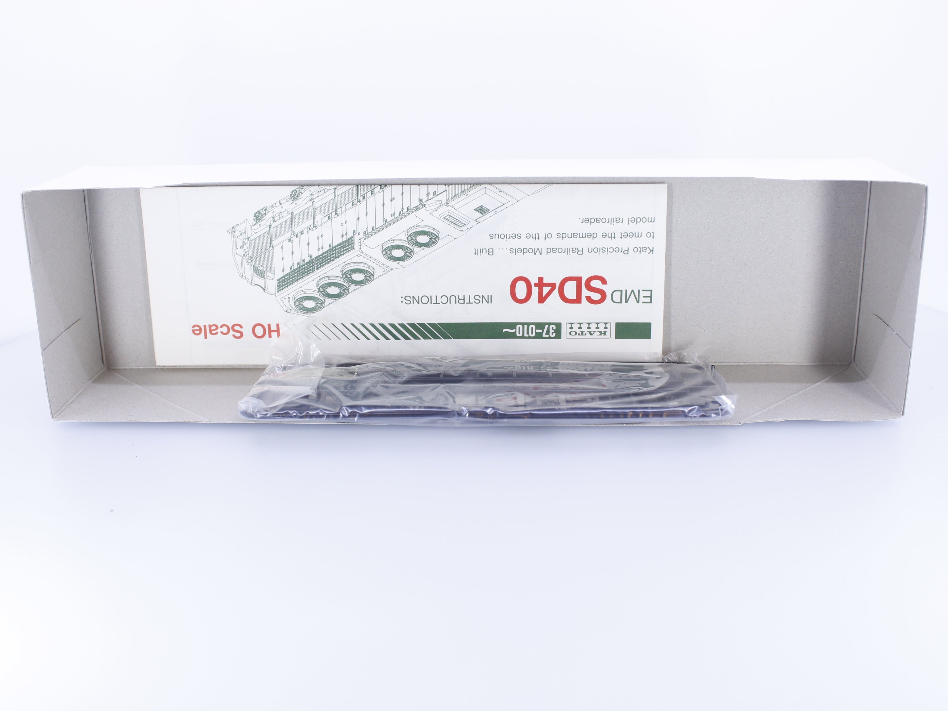 Kato 37-01M HO EMD SD40 Diesel Locomotive Never Run Canadian National (CN) 5006 Analog DC (#1)