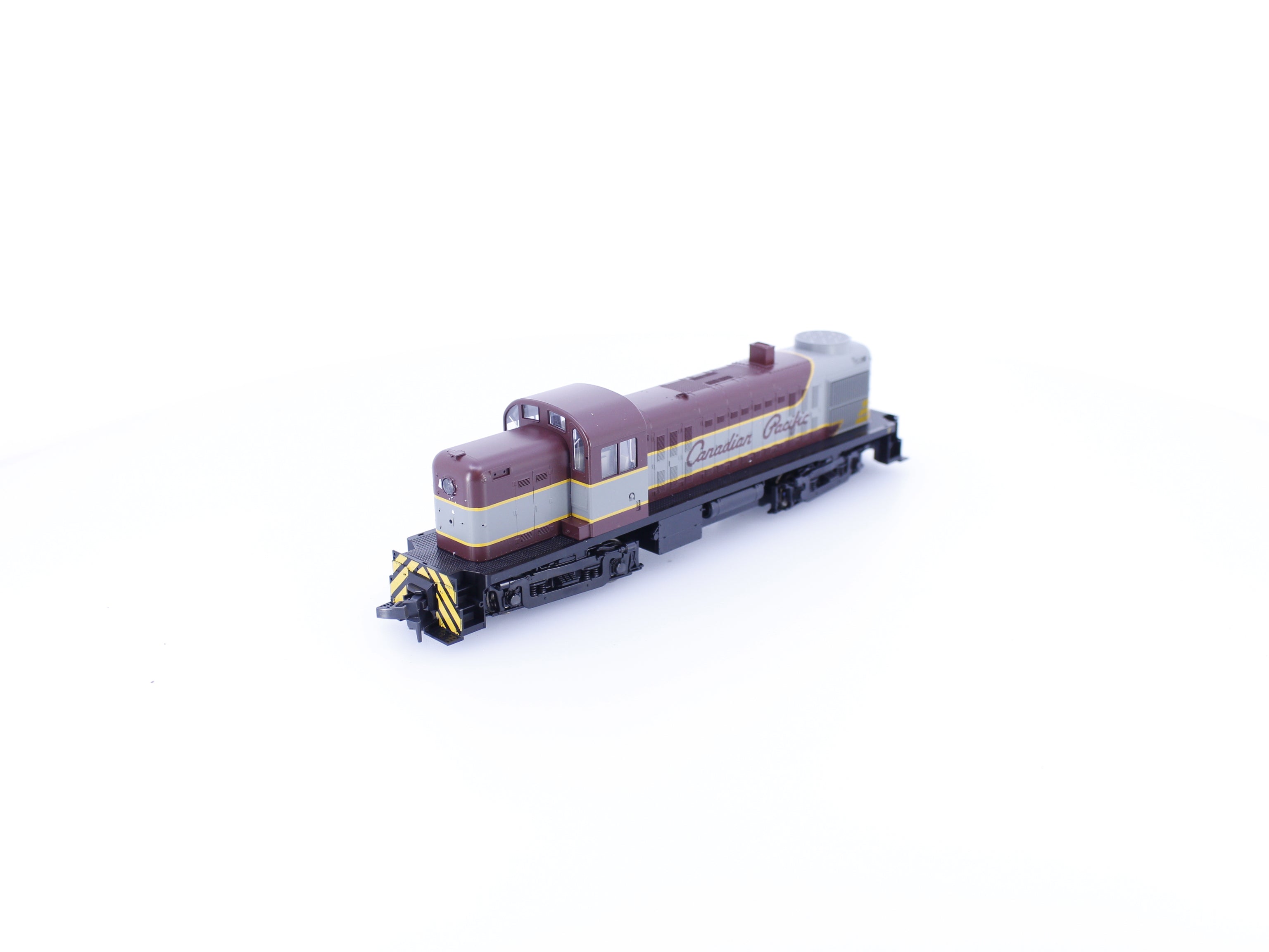 Kato 37-2003 HO Alco RS-2 Diesel Locomotive Never Run Canadian Pacific (CP) Analog DC