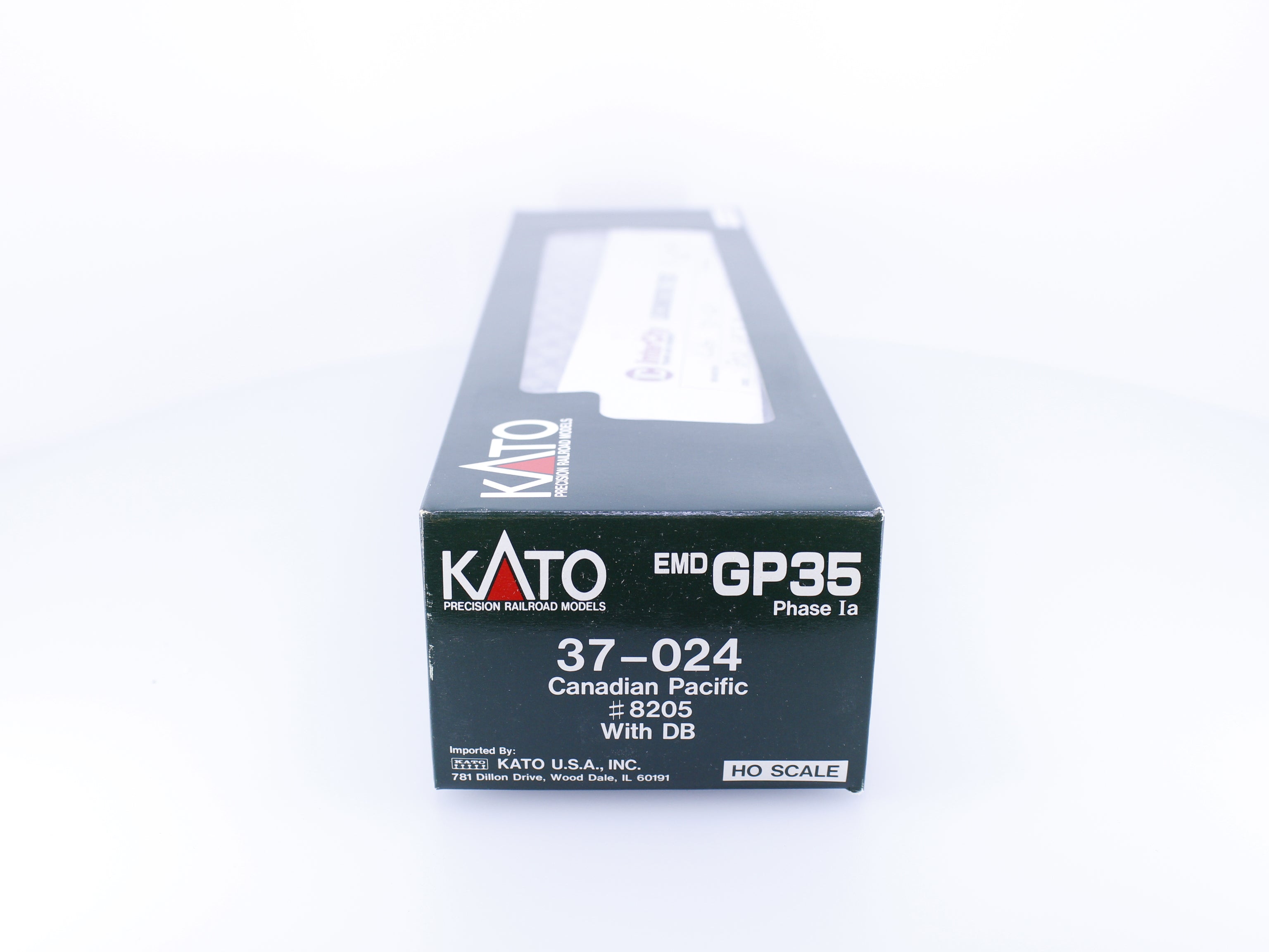 Kato 37-024 HO EMD GP35 Phase 1a Diesel Locomotive Never Run Canadian Pacific (CP) 8205 Analog DC