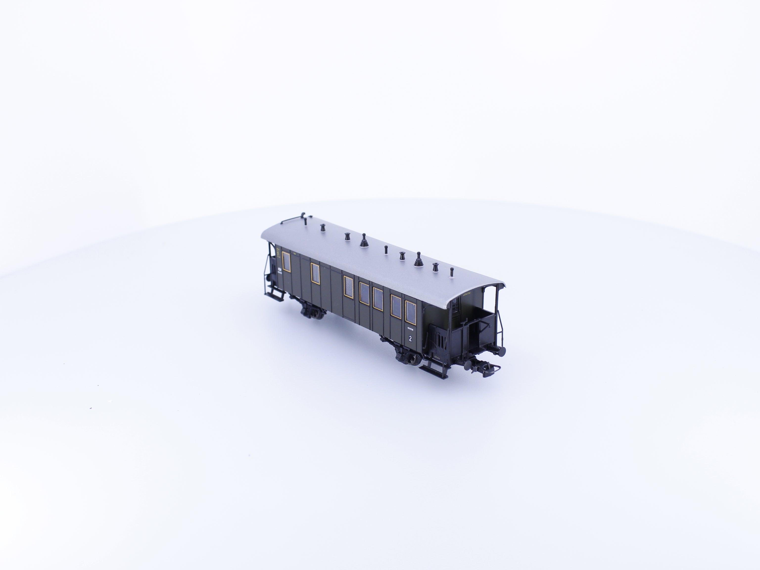 Roco 44833 HO DRG 2nd Class Passenger Car 9419
