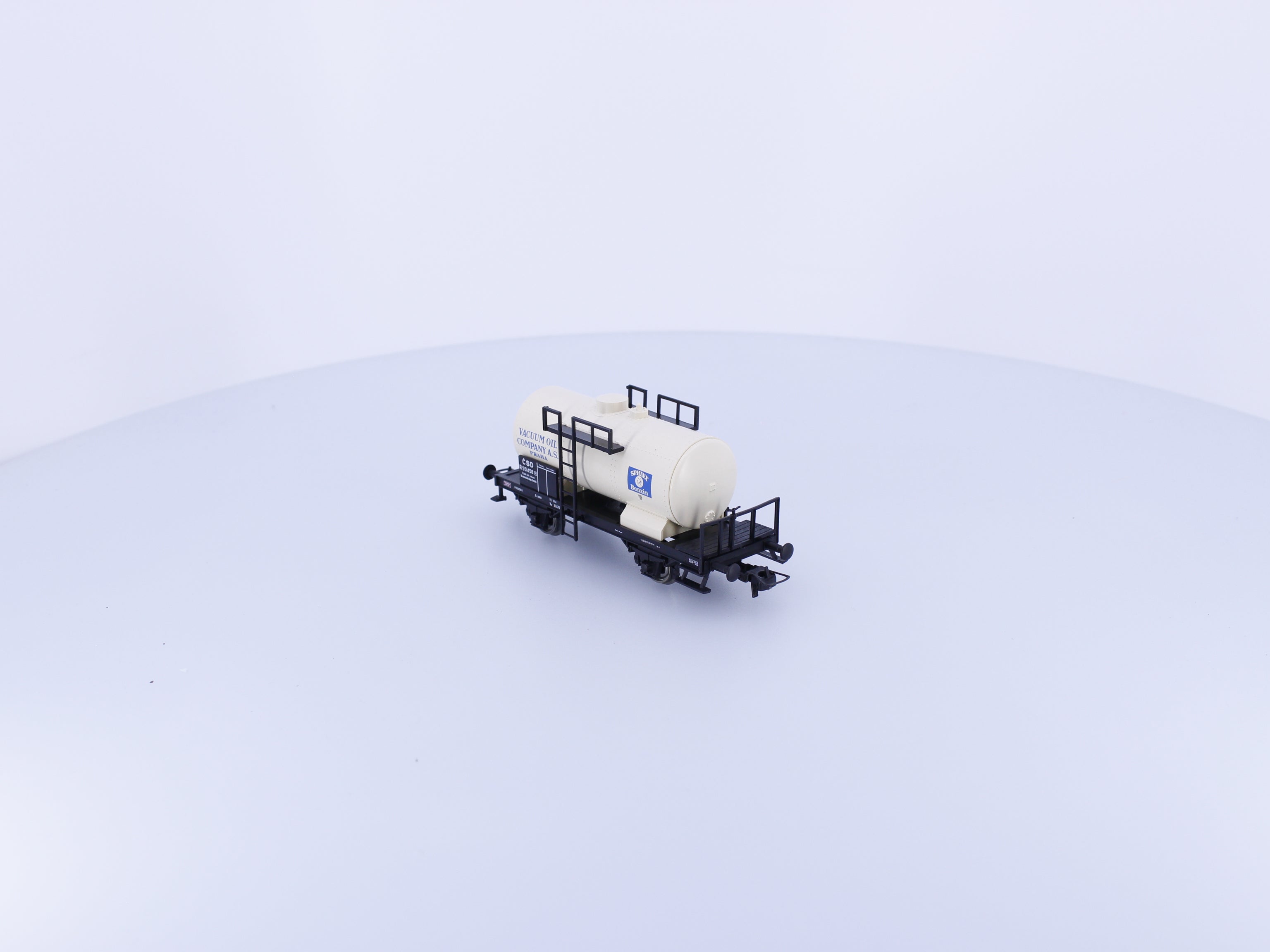 Roco 56150 HO CSD Vacuum Oil Company Tank Car R551458