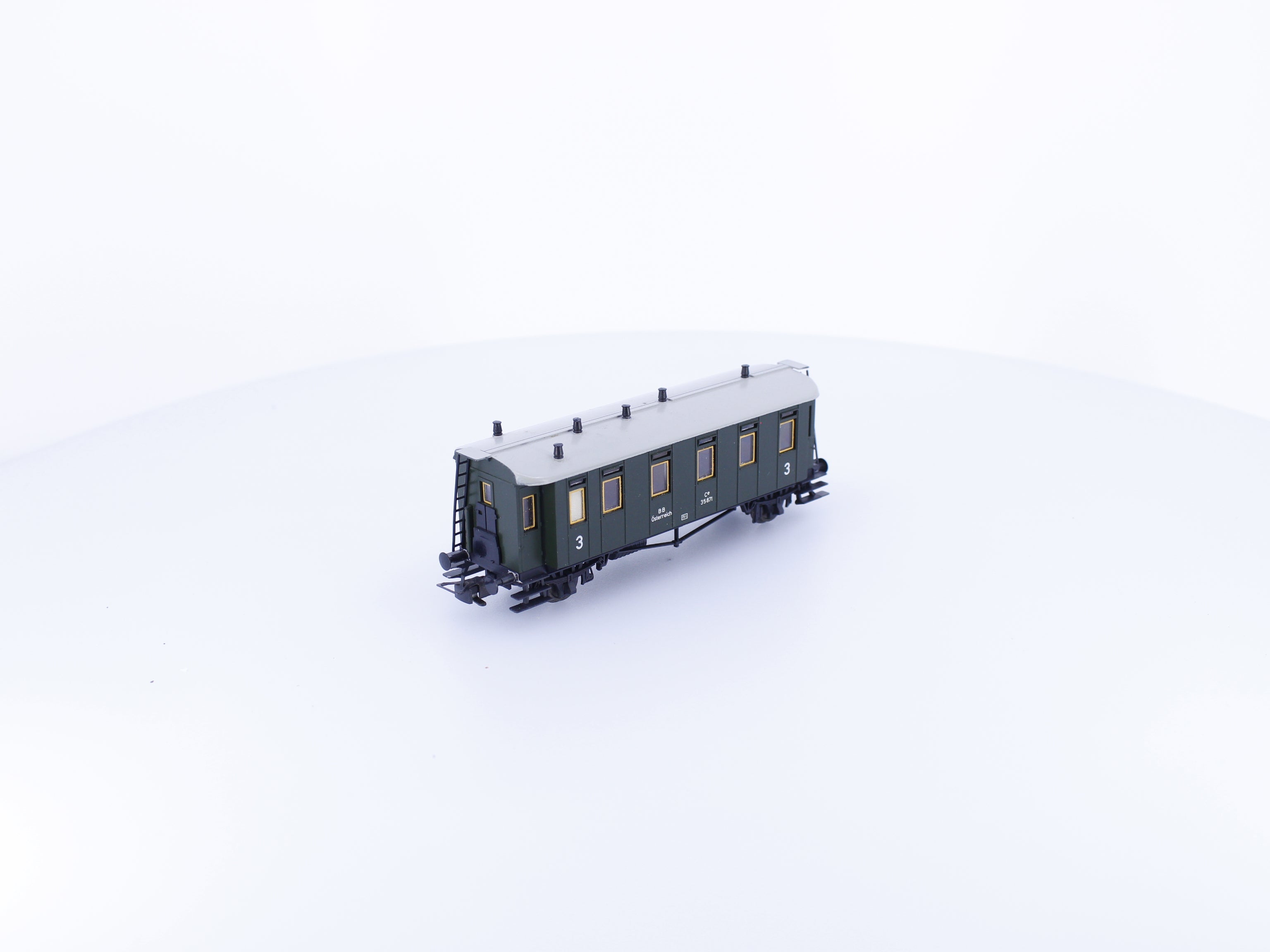 Liliput 27310 HO OBB 3rd Class Passenger Car 35871