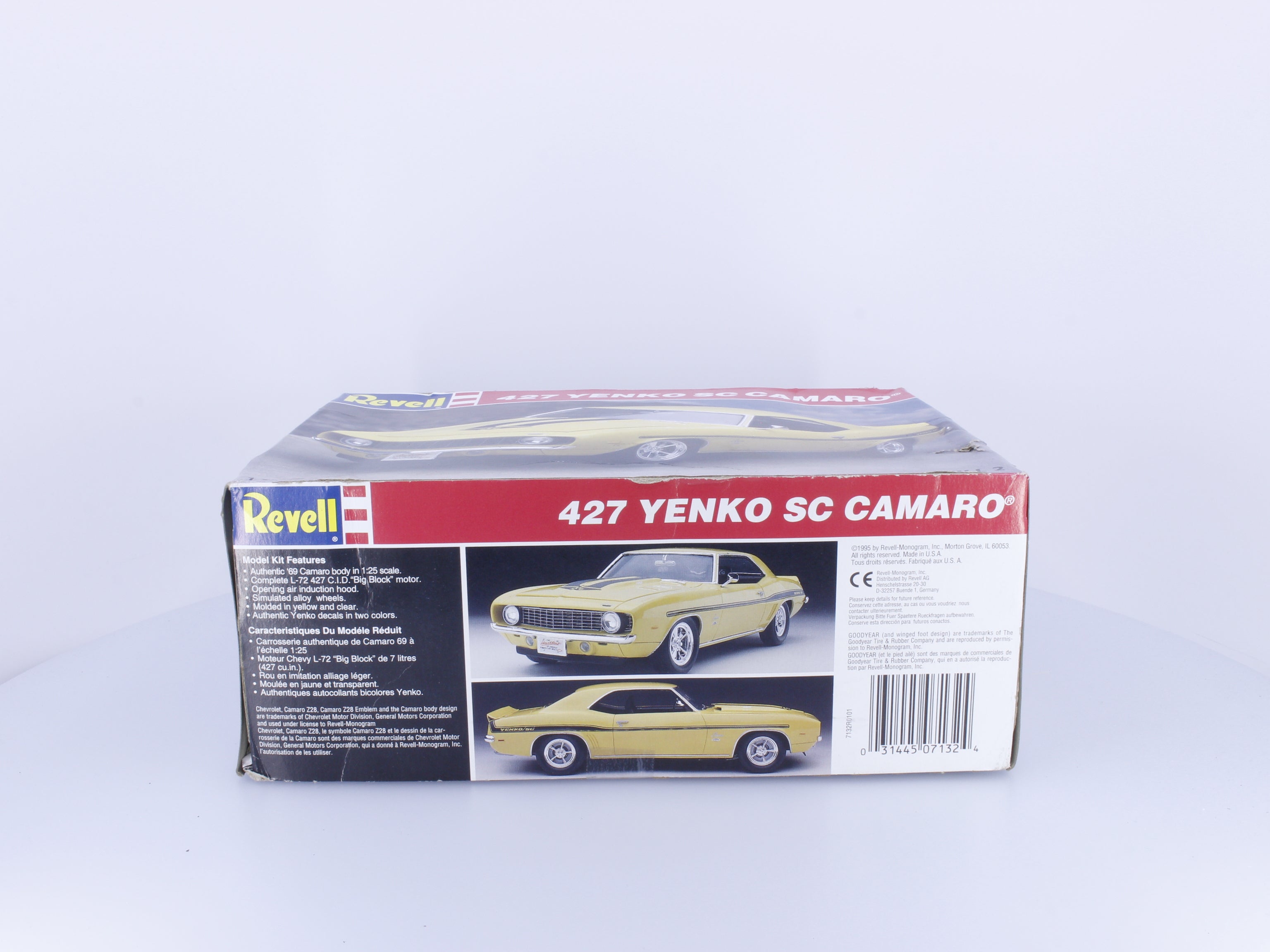 Revell 7132 G 427 Yenko SC Camaro Plastic Model Kit 1/25