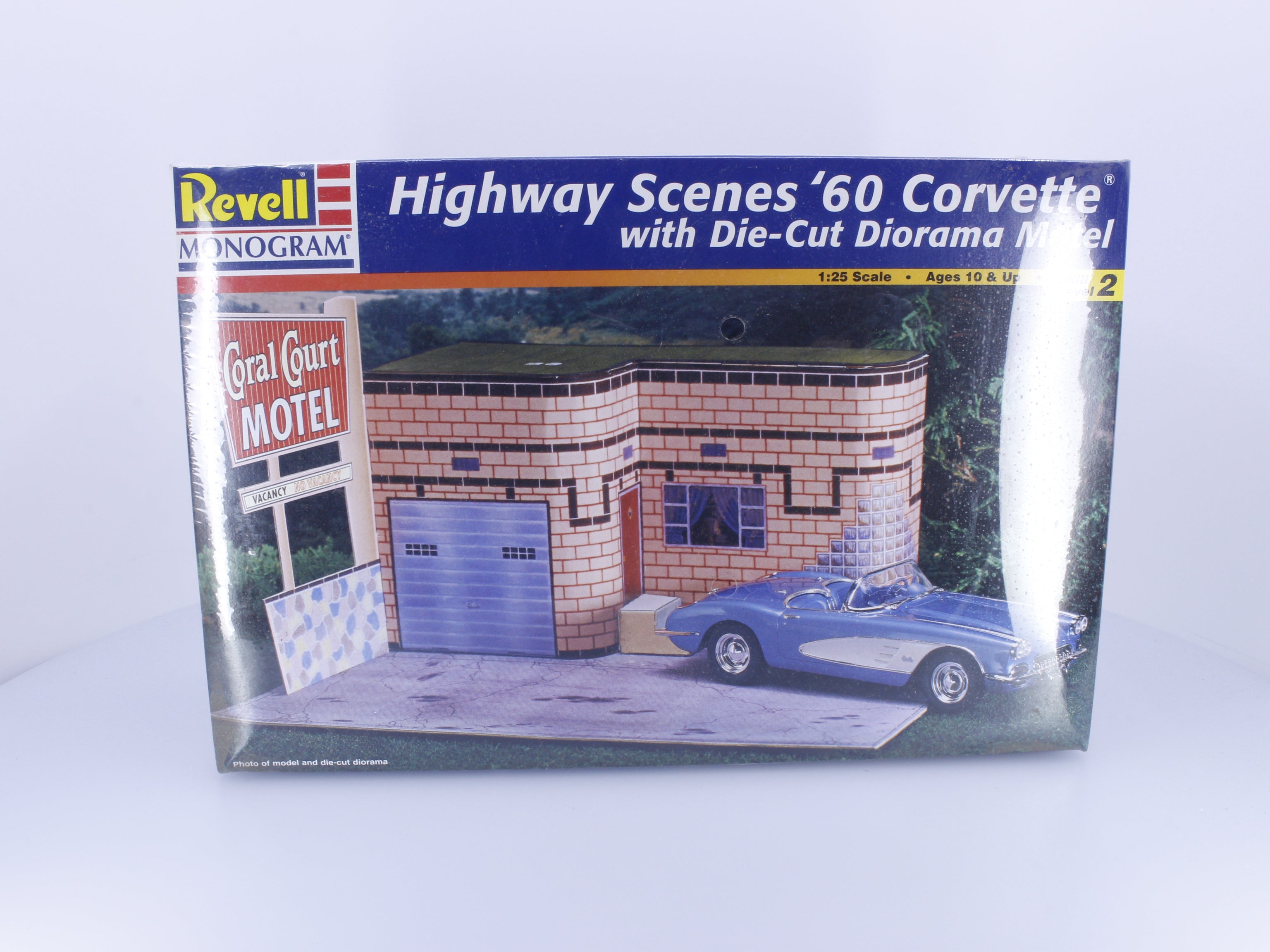 Revell 85-7802 G Highway Scenes 1960 Corvette w/Diorama Plastic Model Kit 1/25