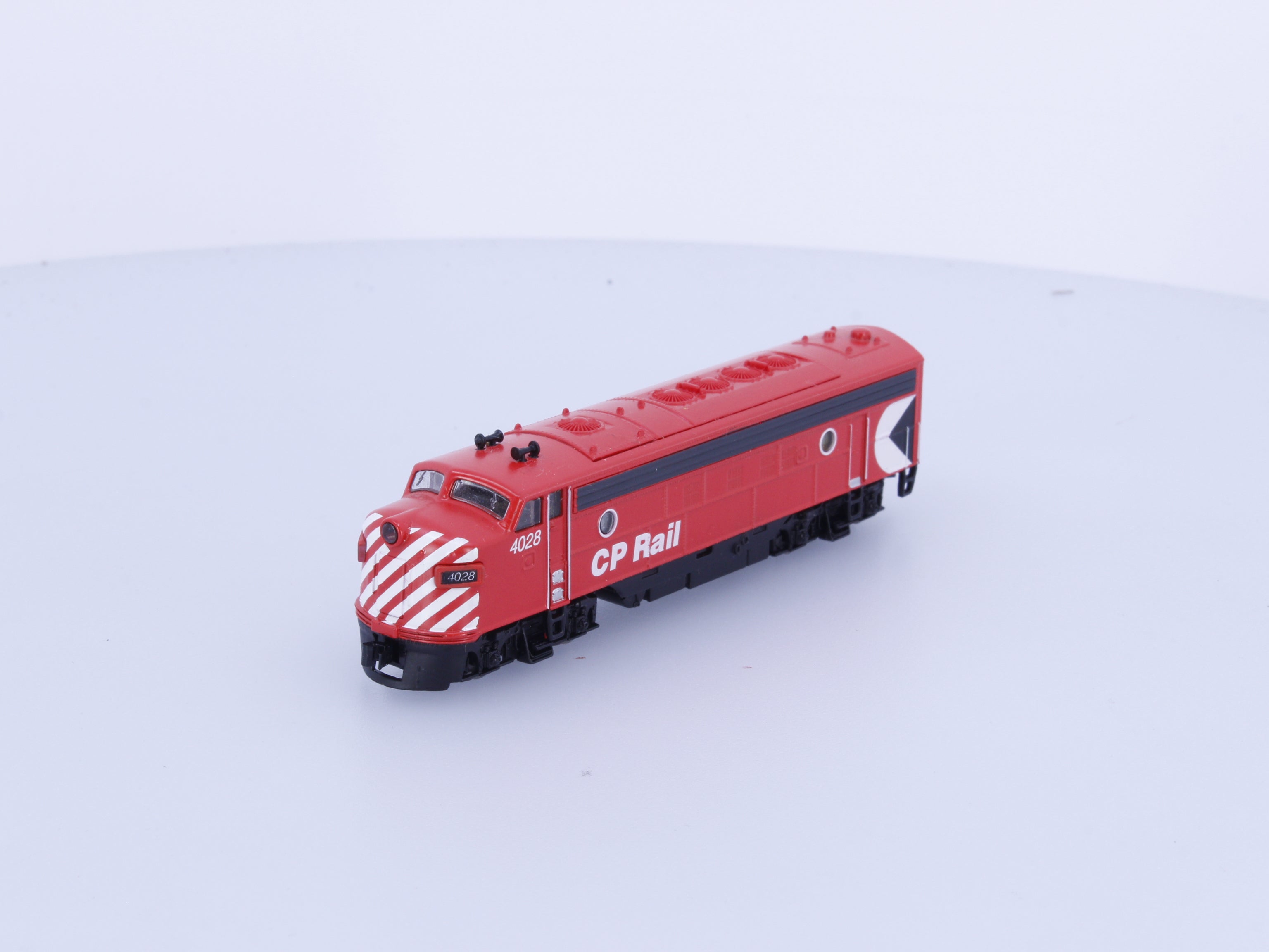 Model Power 7442-1 N FP-7 Diesel Locomotive Canadian Pacific (CP) 4028 Analog DC (#1)